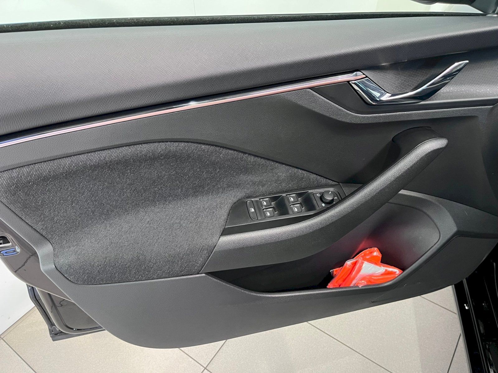 Škoda Scala, 1,5 TSI 110 kW M6F Top Selecti - fotka 6