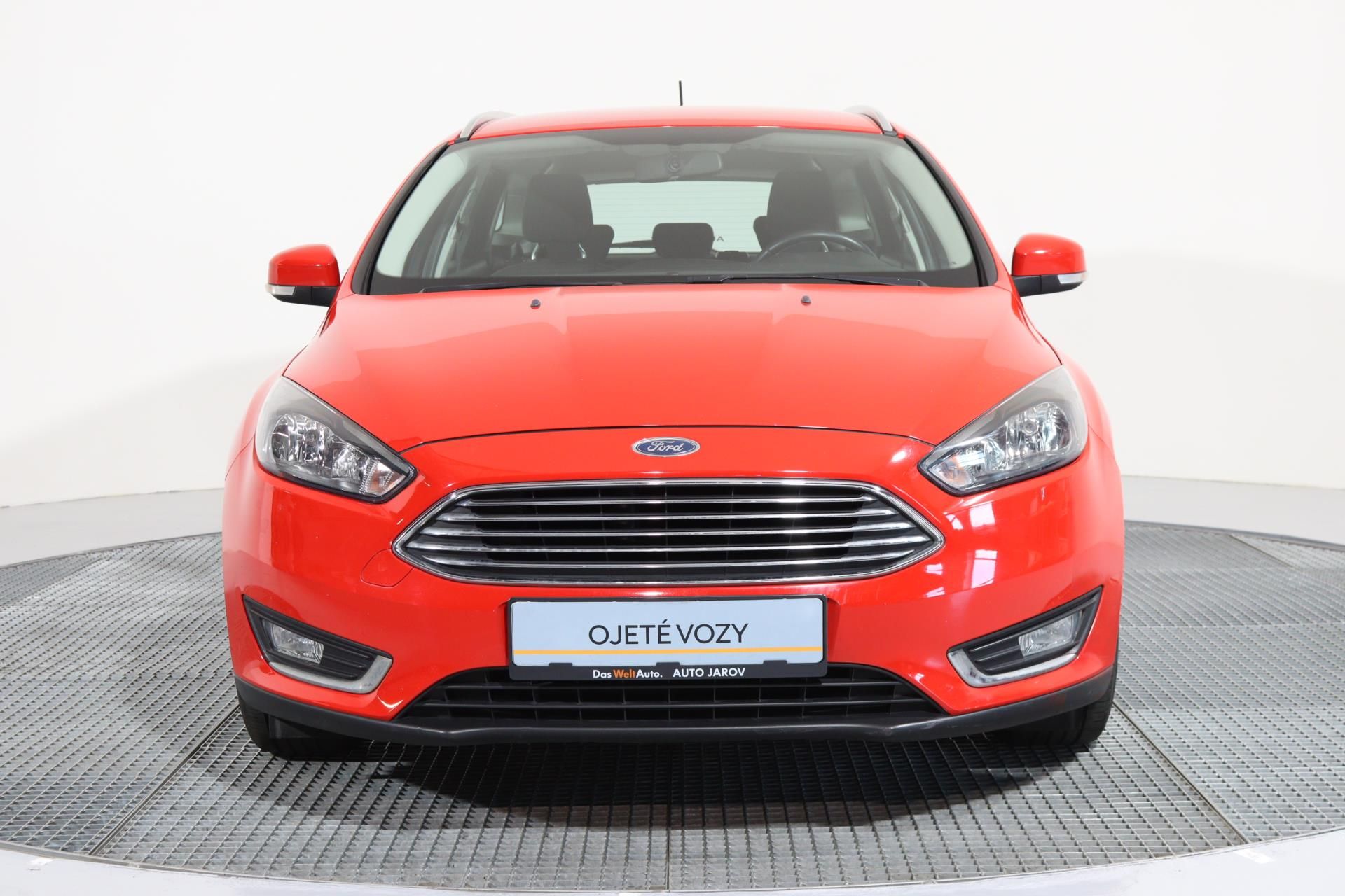 Ford Focus, 1,5 EcoBoost Titanium/ TAŽNÉ Z - fotka 4