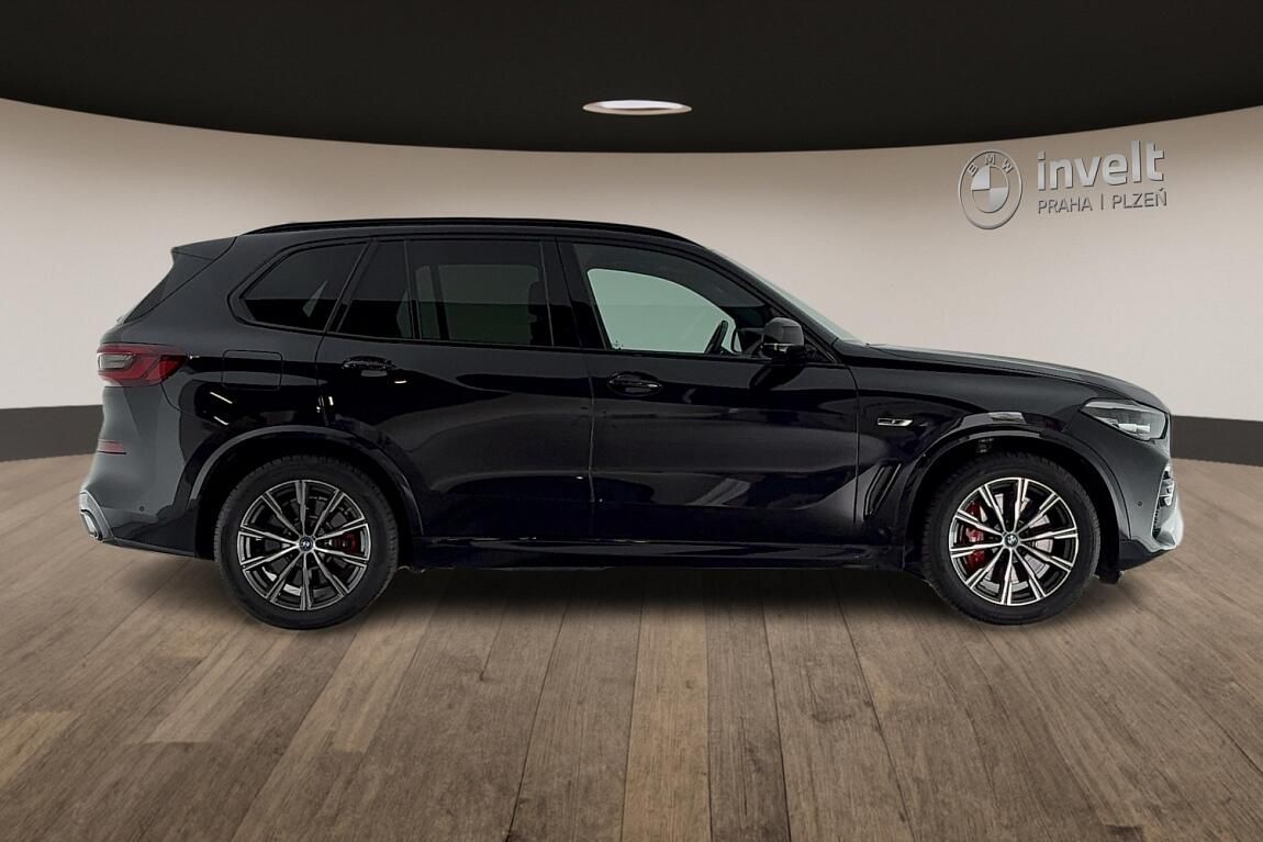 BMW X5, xDrive45e - fotka 2