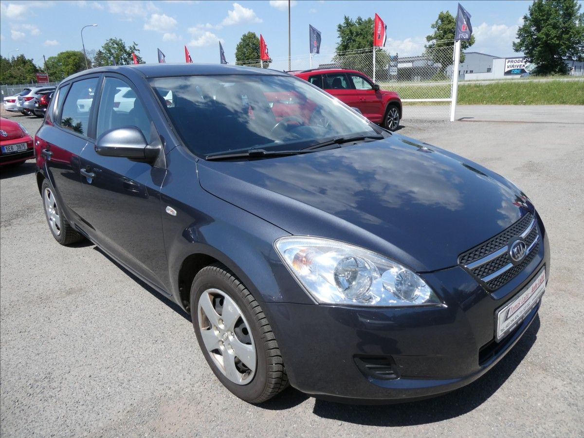 Kia Cee´d, 1,4 i 80kW klima, 1.majitel