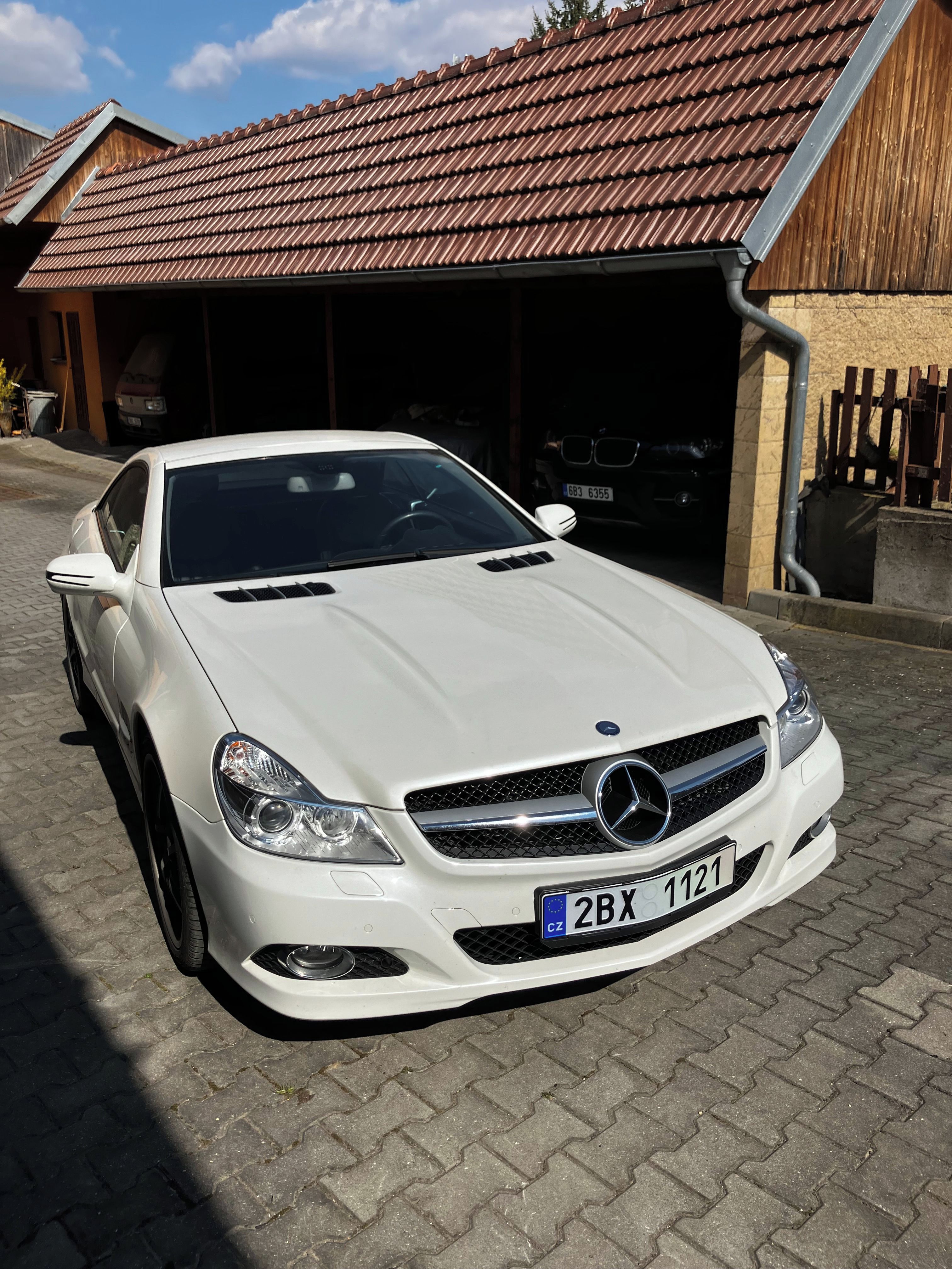 Mercedes-Benz SL, 350, garážovaný - fotka 3