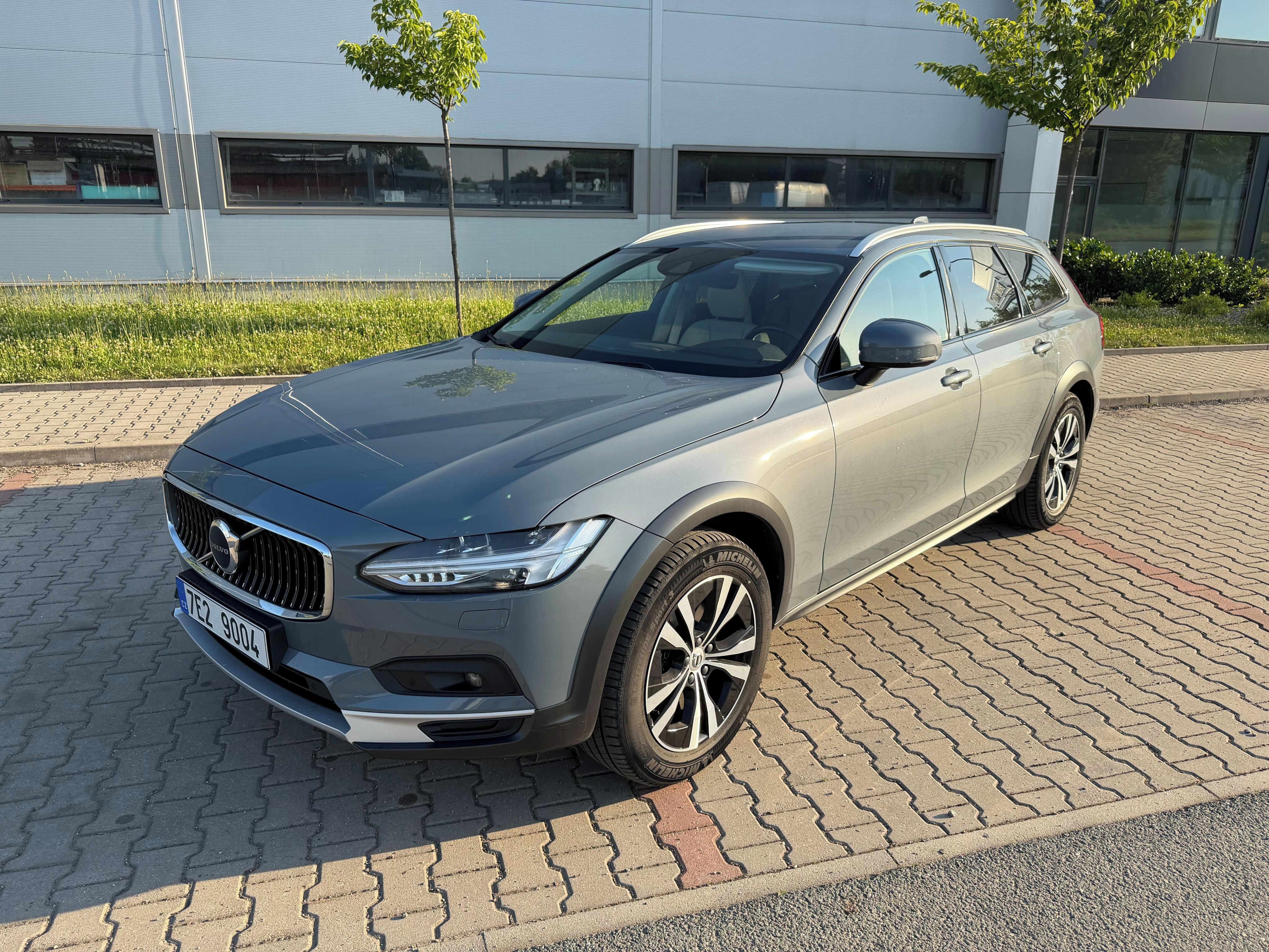 Volvo V90, CC B4, nez. topení, tažné