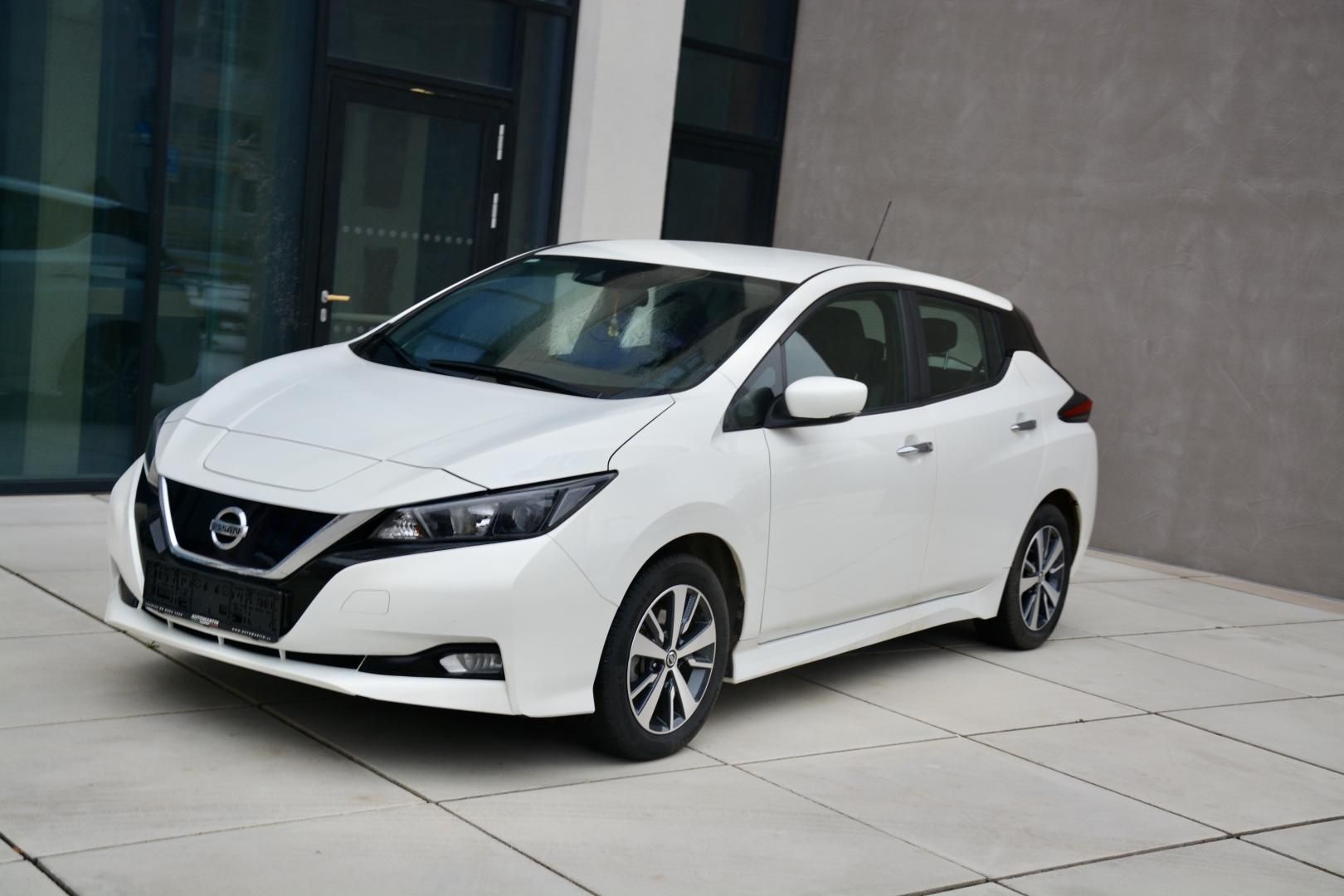 Nissan LEAF, Acenta 110KW 1 MAJITEL KAMERA - fotka 4
