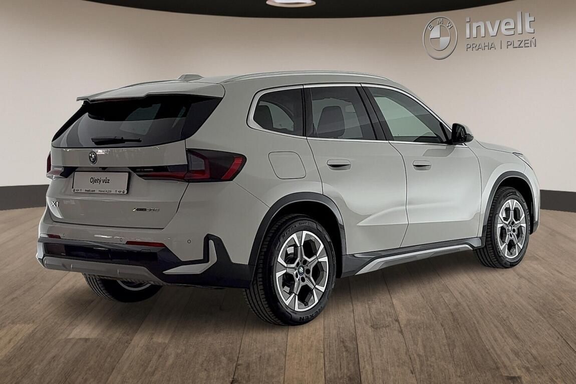 BMW X1, xDrive30e - fotka 3