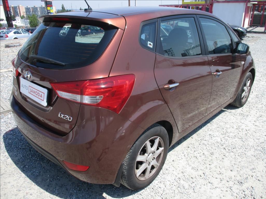 Hyundai ix20, 1,6 CVVT, digiklima,servis,CZ, - fotka 5