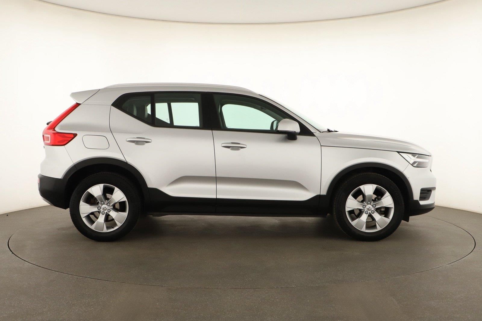 Volvo XC40, T3, Momentum, Serv.kniha, Kůže - fotka 6