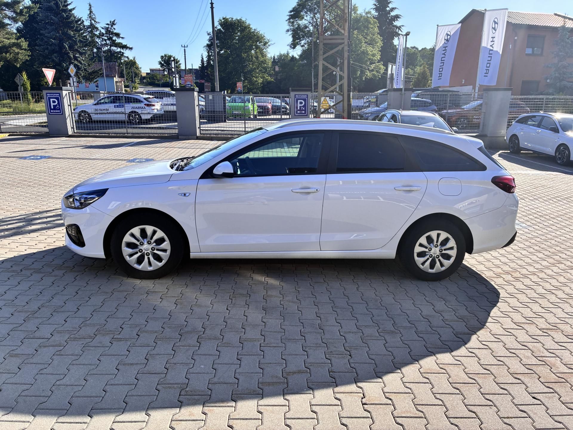 Hyundai i30, WG 1.0T-GDi 88kW,1.MAJITEL,ČR - fotka 4