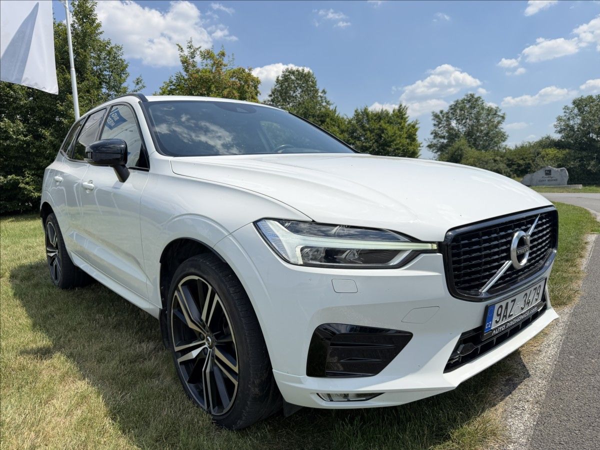 Volvo XC60, B4 AWD R-Design - fotka 2