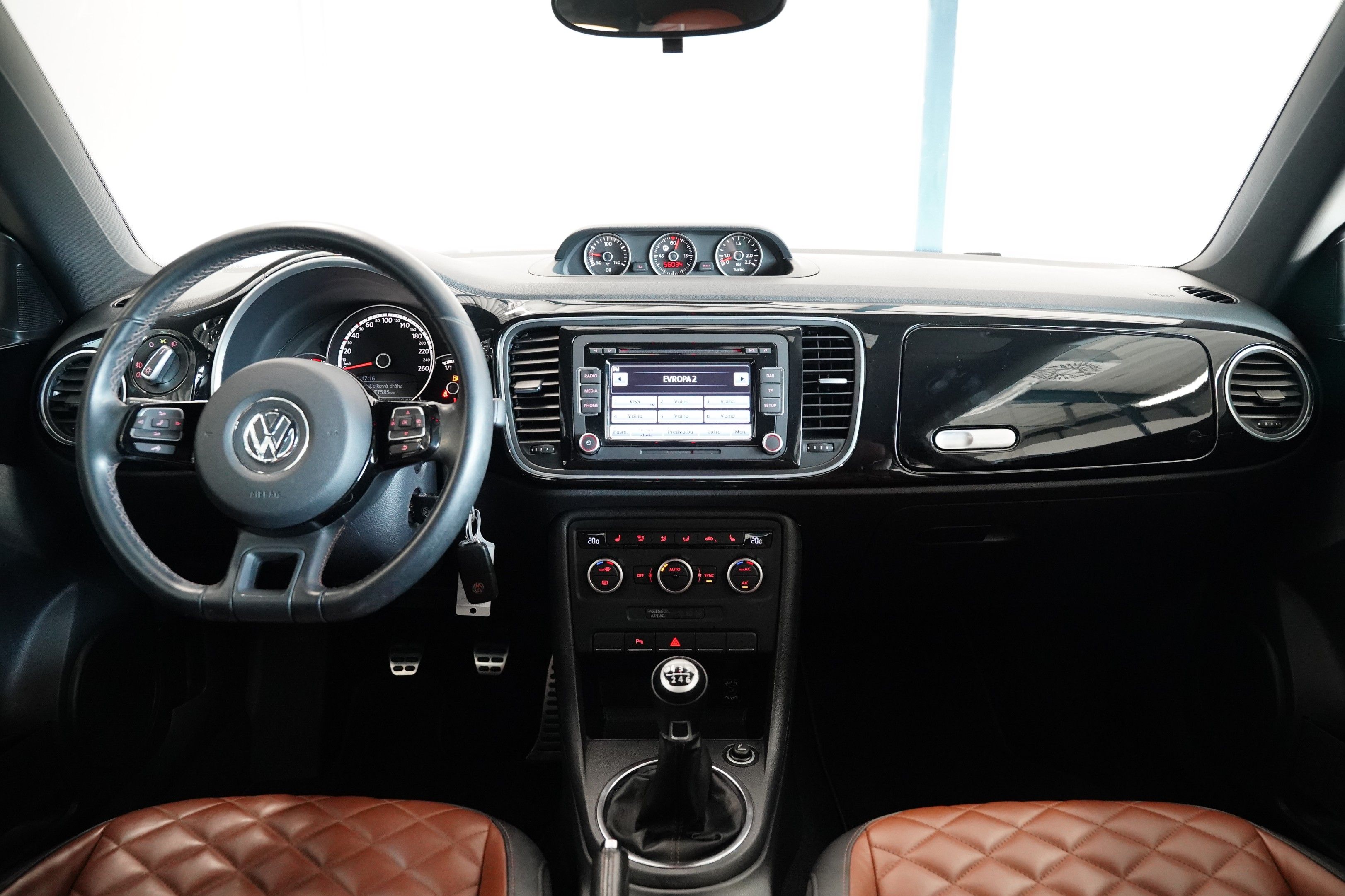 Volkswagen Beetle, 2.0 TSI 147 kW Exclusive Sport - fotka 5