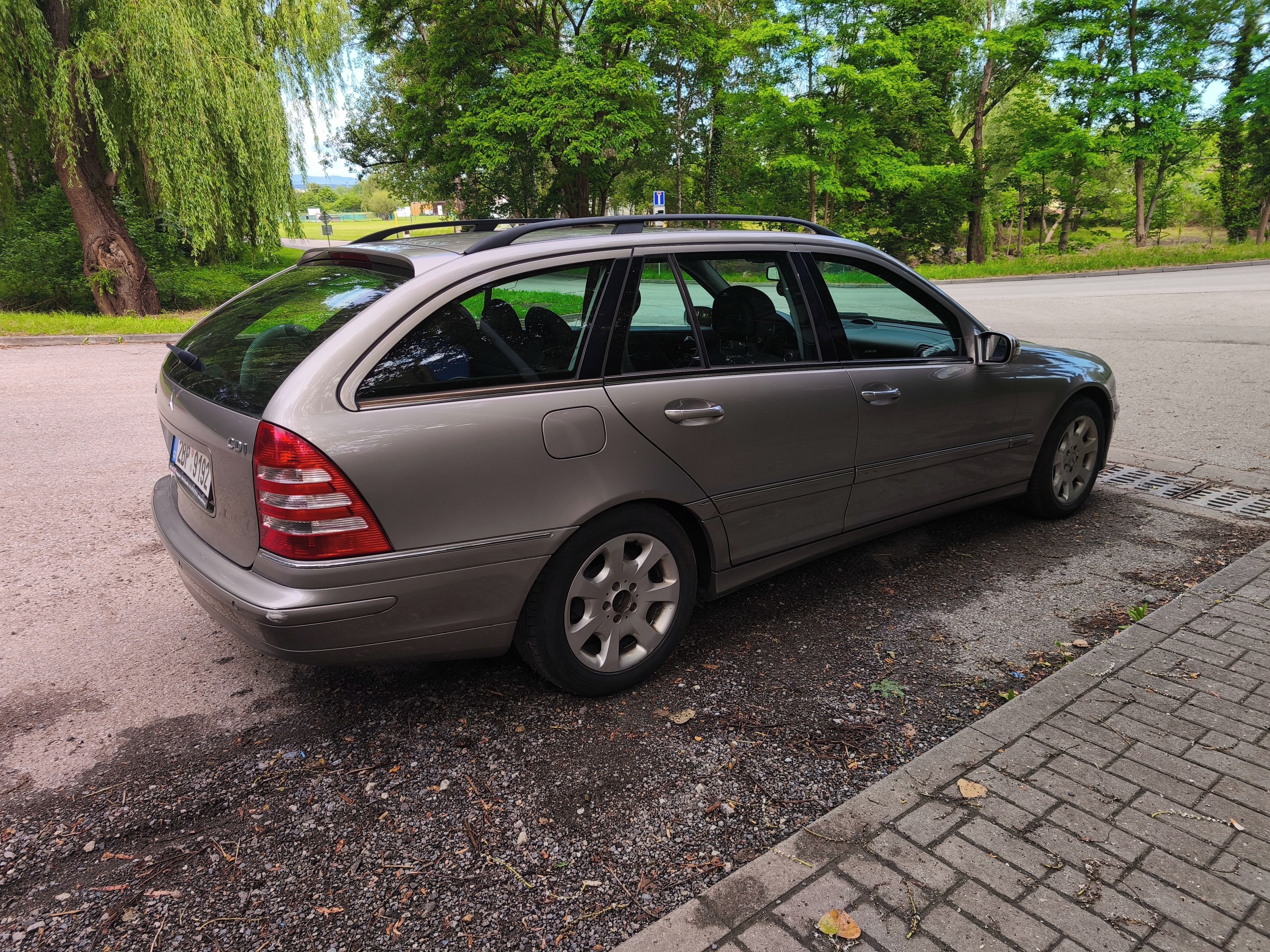 Mercedes-Benz Třídy C, Mercedes Benz W203 110kw - fotka 6