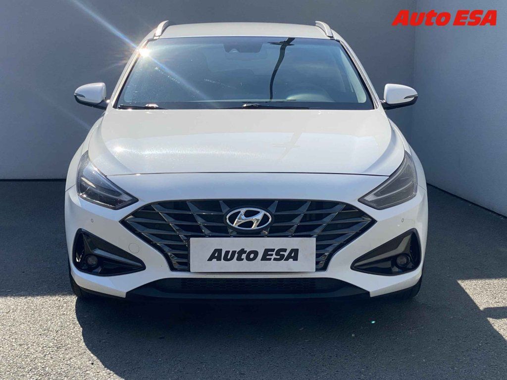 Hyundai i30, 1.5 T-GDi MHEV,Smart,LED - fotka 2