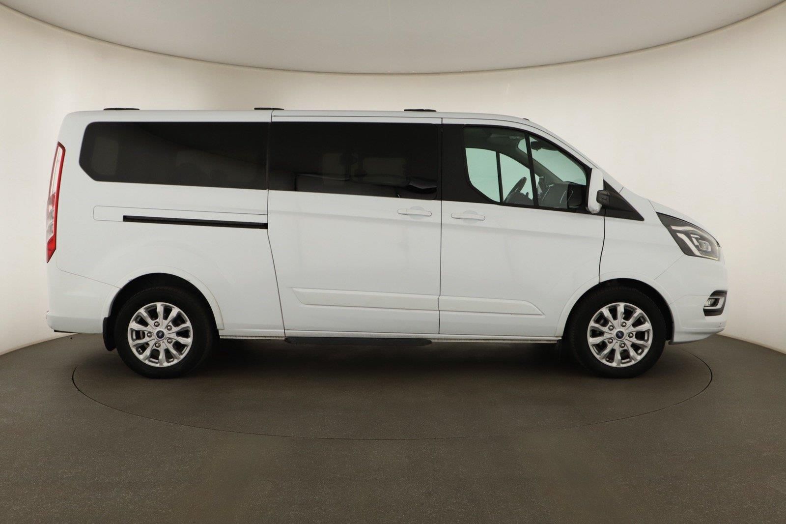 Ford Tourneo Custom, 2.0 EcoBlue, Titanium, Klima - fotka 6