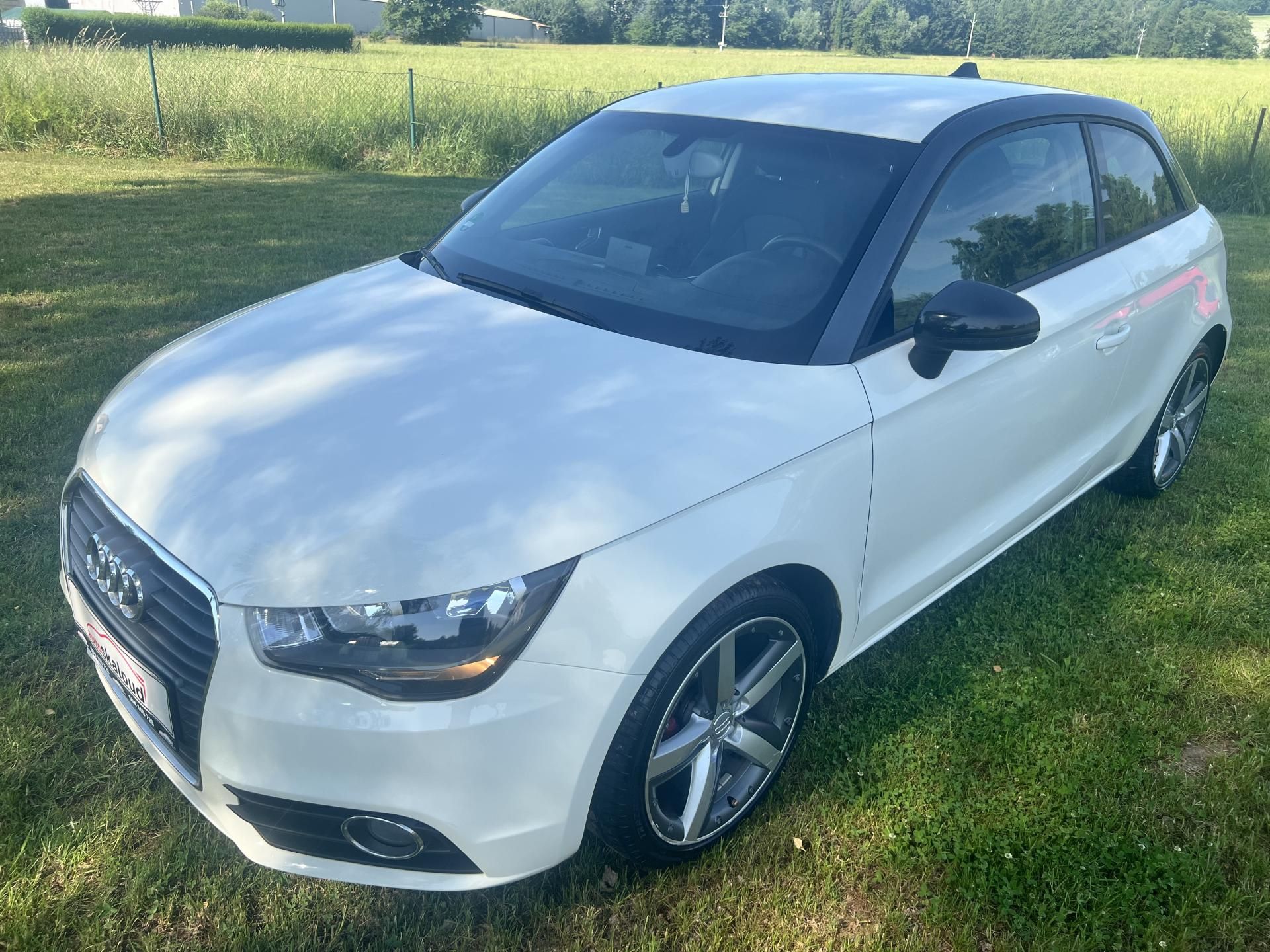 Audi A1, 1.2TFSI 63KW,KůŽE,NAVI,2xALU - fotka 3