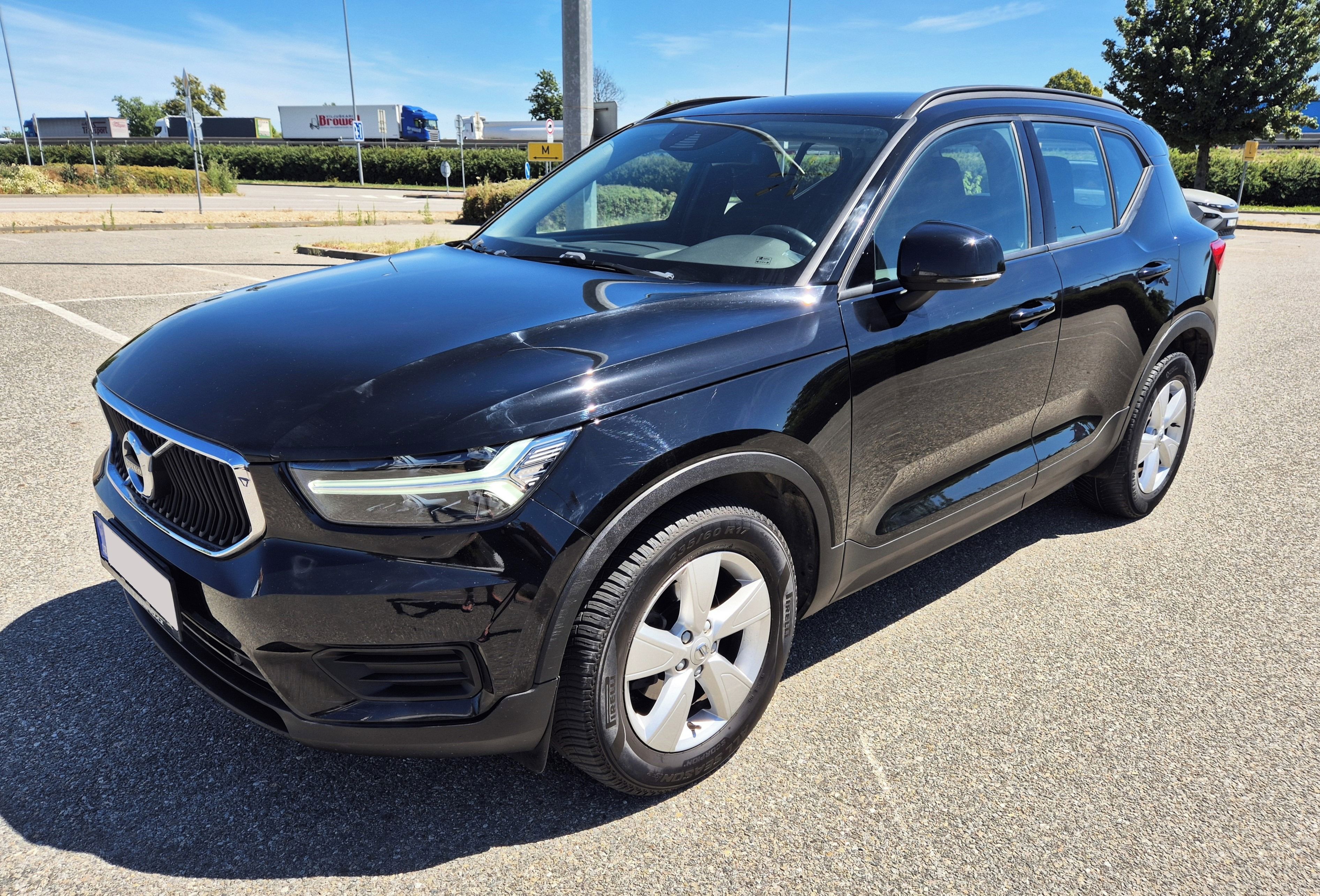 Volvo XC40, 1.5i 163PS 1.MAJ MANUÁL ! LED