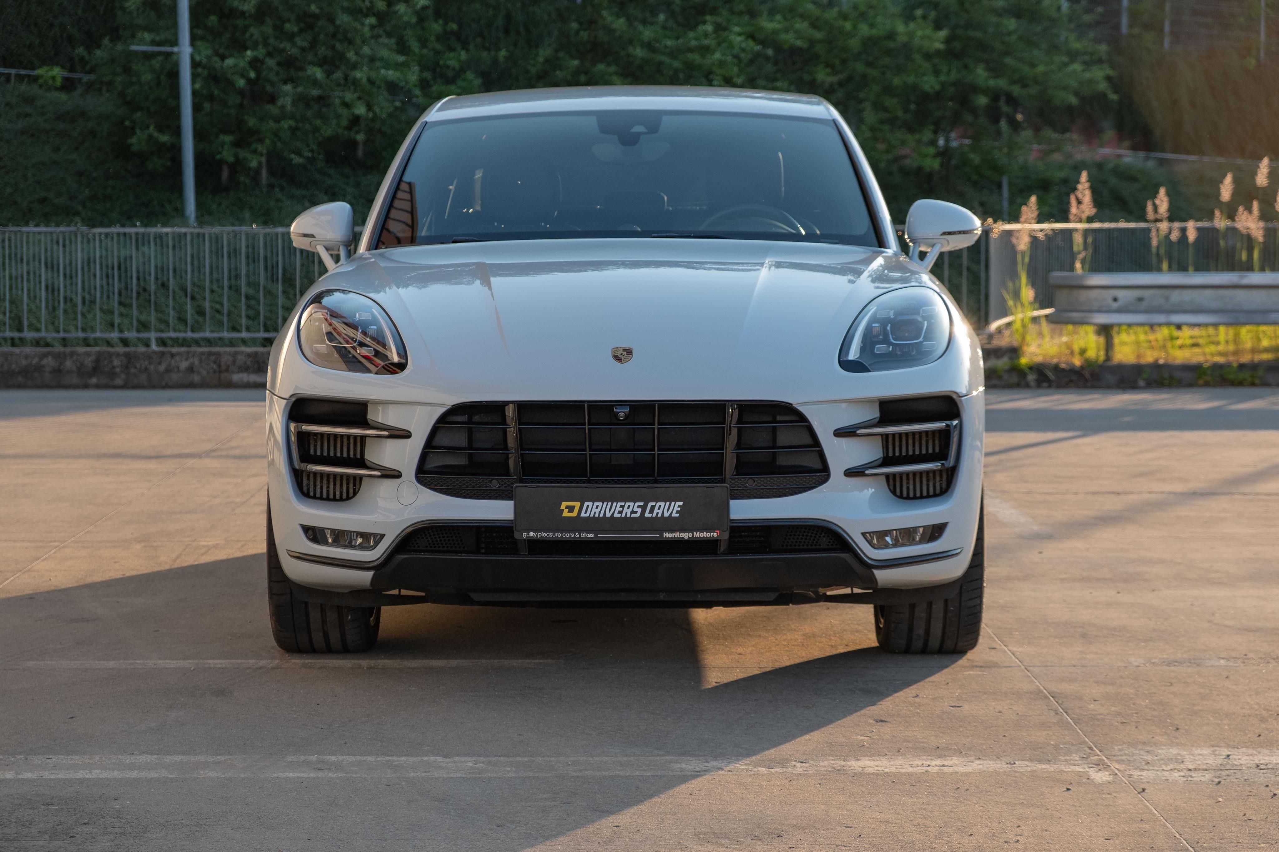 Porsche Macan, 3.6 Turbo Performance & Black - fotka 2