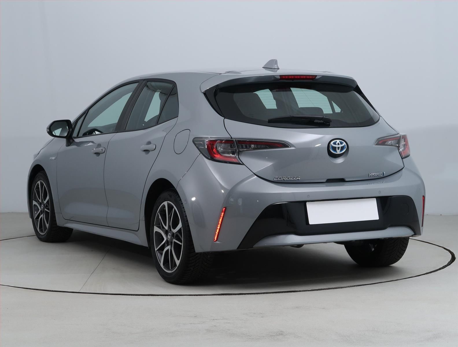 Toyota Corolla, 1.8 Hybrid, Automat, ČR,1.maj - fotka 4