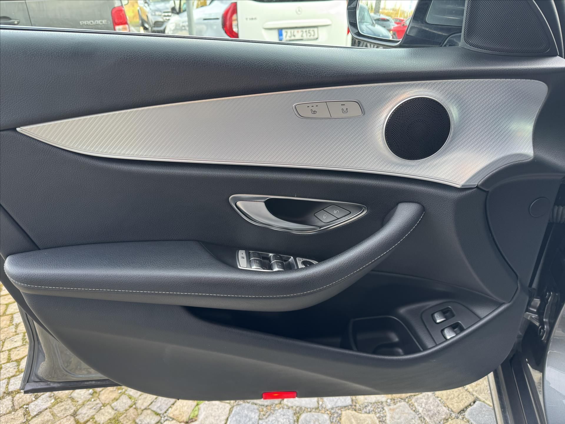 Mercedes-Benz Třídy E, E 220d 4M All-terrain - fotka 4