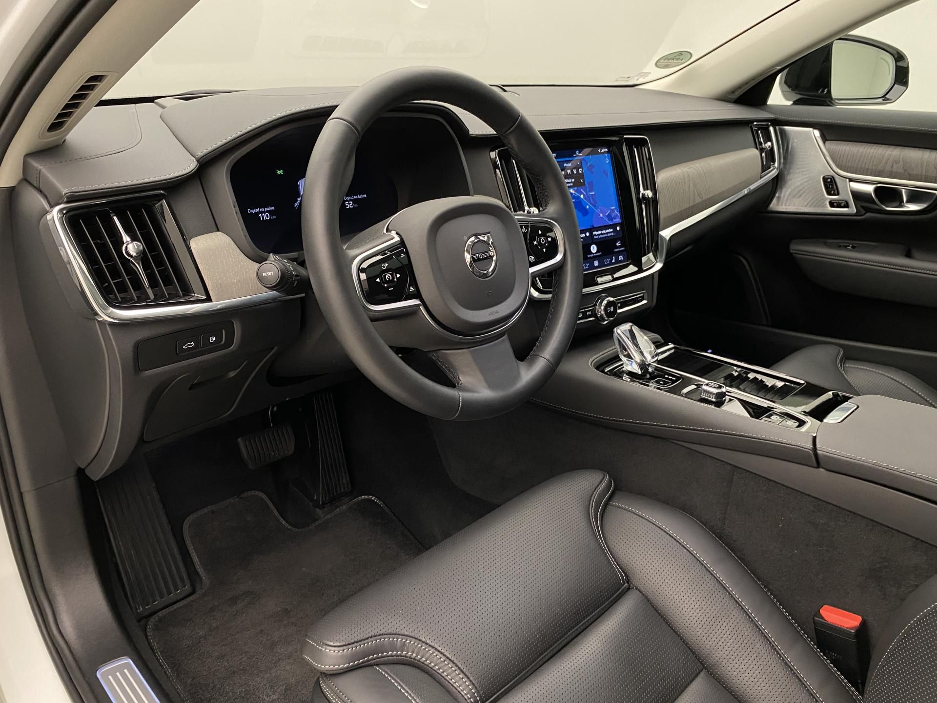 Volvo V90, T8 AWD RECHARGE DARK ULTRA CZ - fotka 4