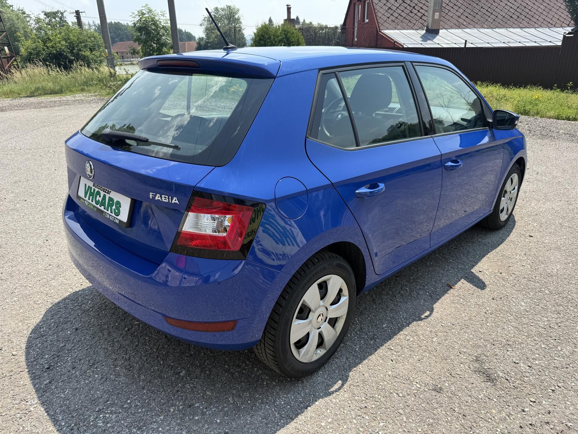 Škoda Fabia, 1,0i 70kW  Klimatizace - fotka 4