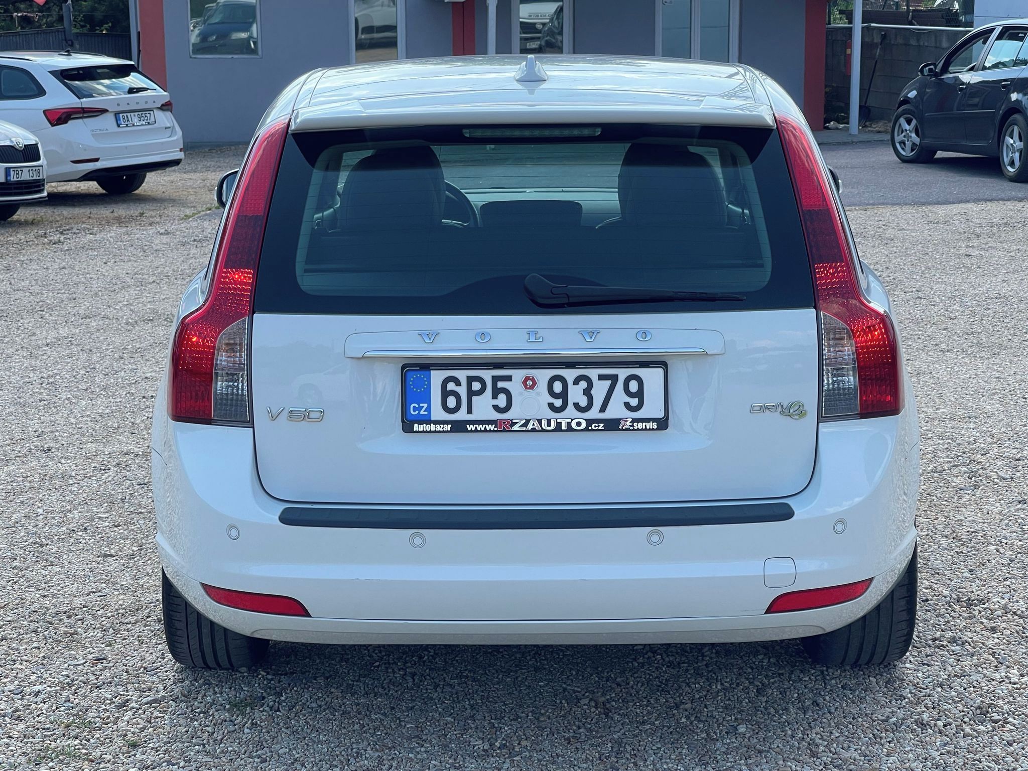 Volvo V50, 1.6D 80kW*KŮŽE*VÝHŘEV*HANDSFRE - fotka 4