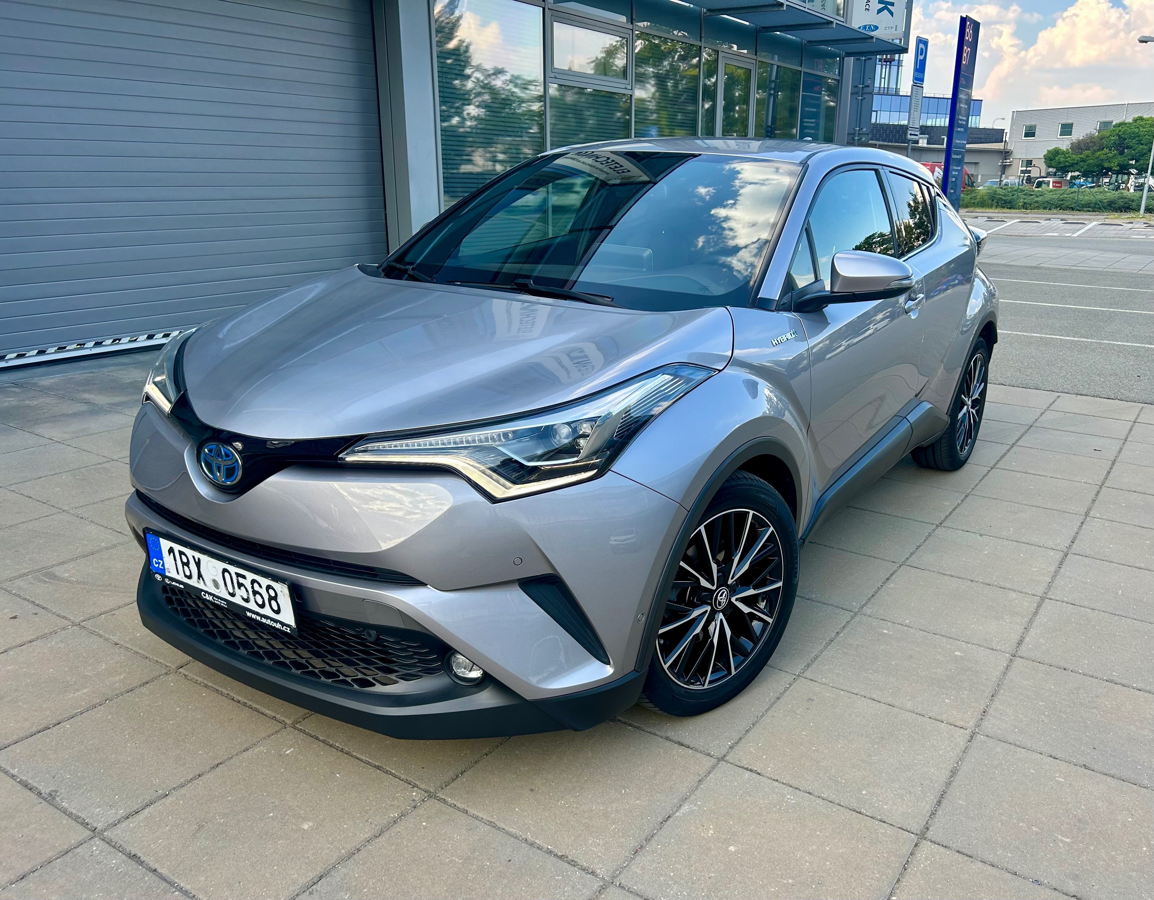 Toyota C-HR, 1.8 Hybrid EXECUTIVE-ČR-ACC - fotka 2