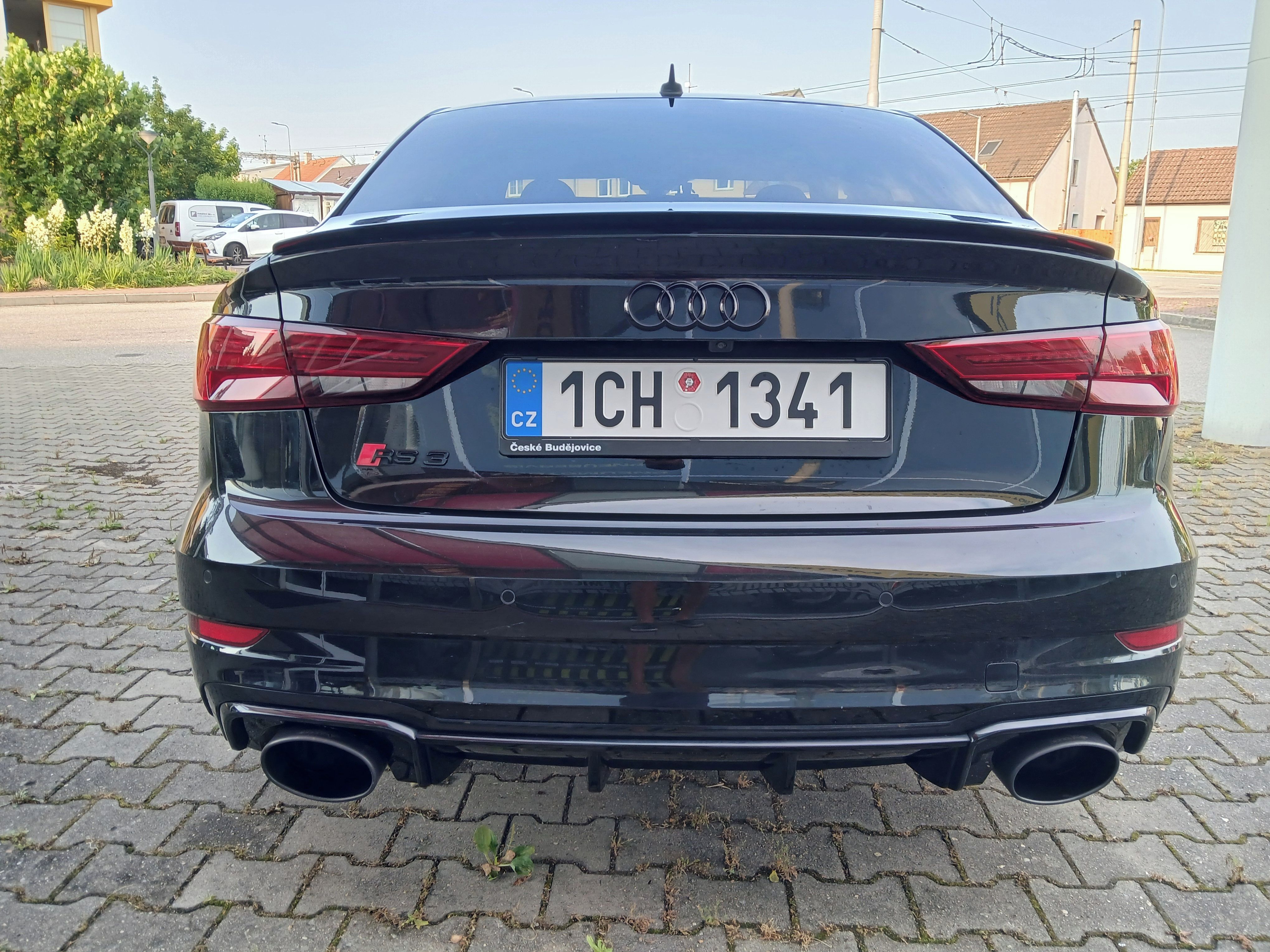 Audi RS3, Sedan, 294kW, max.výbava. - fotka 4