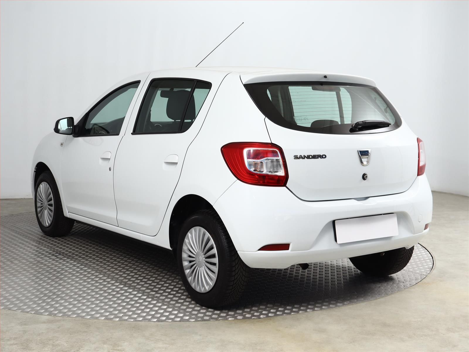 Dacia Sandero, 0.9 TCe, Automat, ČR,1.maj - fotka 4