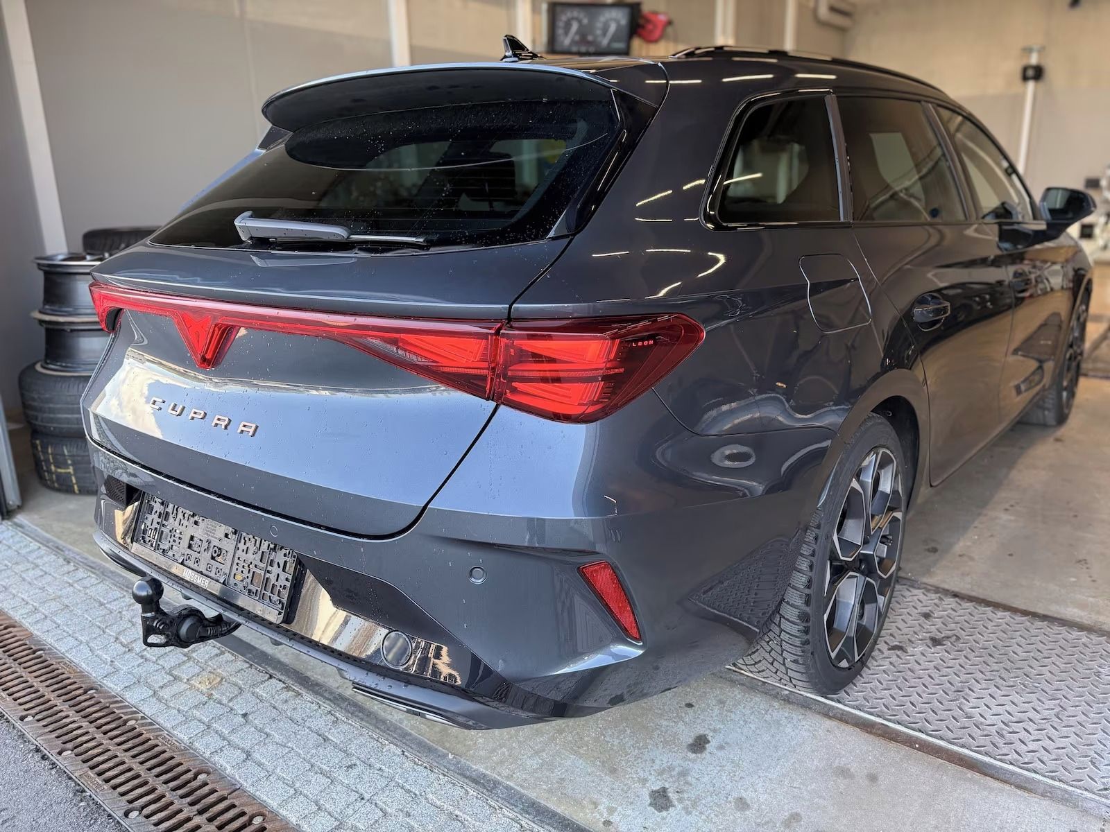Cupra Leon, ST 2.0TSI DSG 4Drive*Kamera* - fotka 3