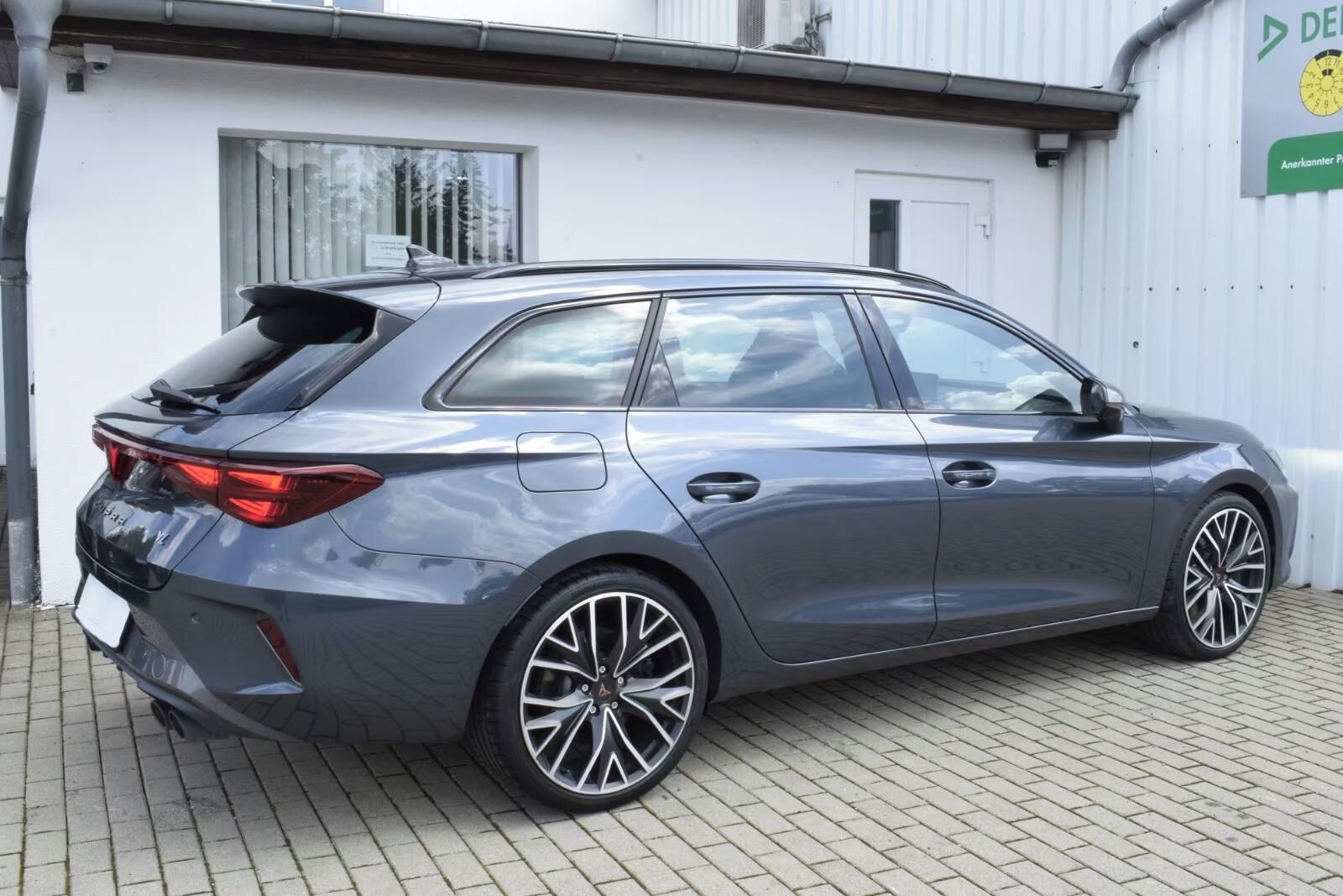 Cupra Leon - fotka 2
