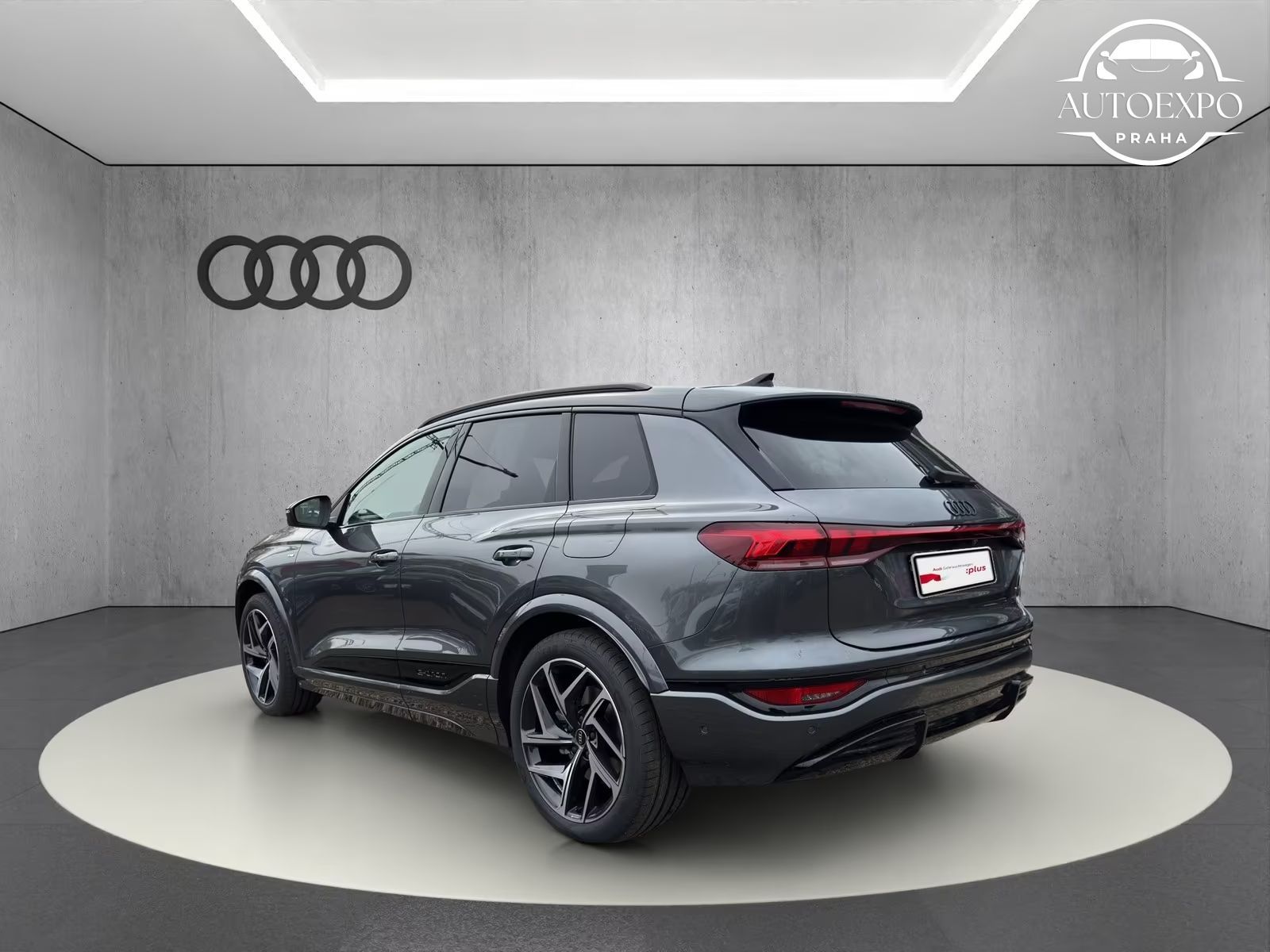 Audi Q6 e-tron, S line quattro - fotka 5