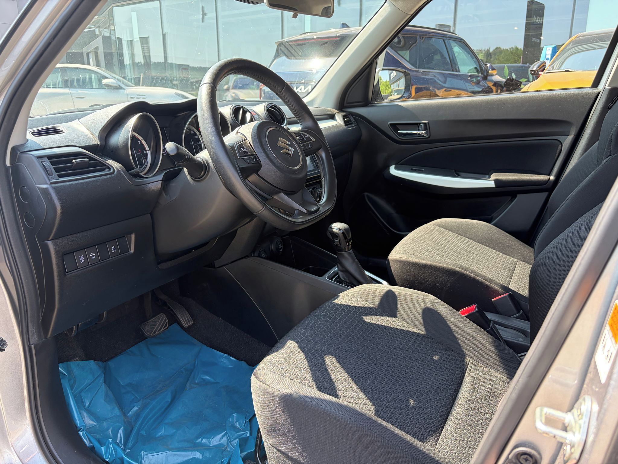 Suzuki Swift, 1.2 16V AT 66kW - fotka 5