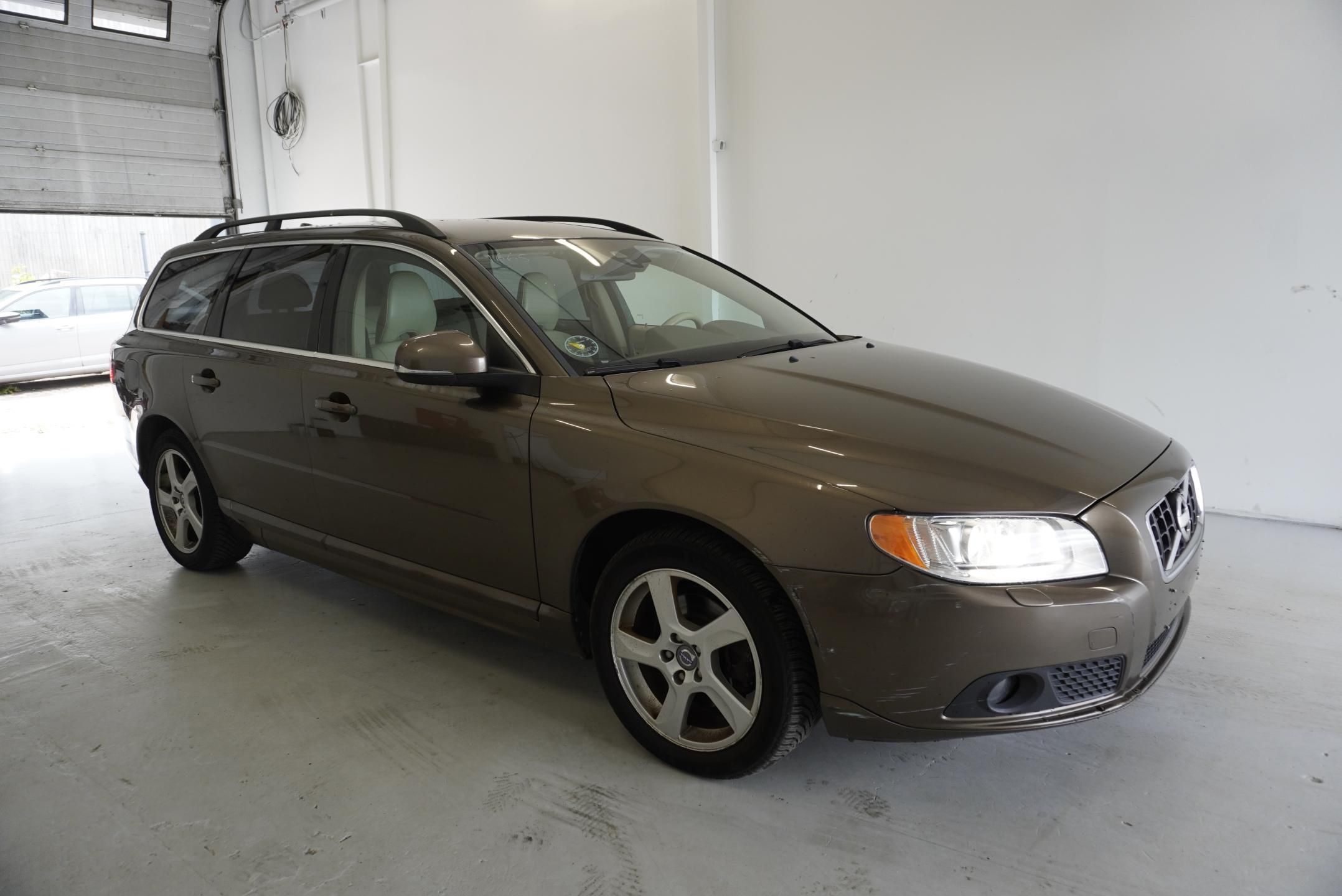 Volvo V70, 2.0 D4 120kW MOMENTUM - fotka 3