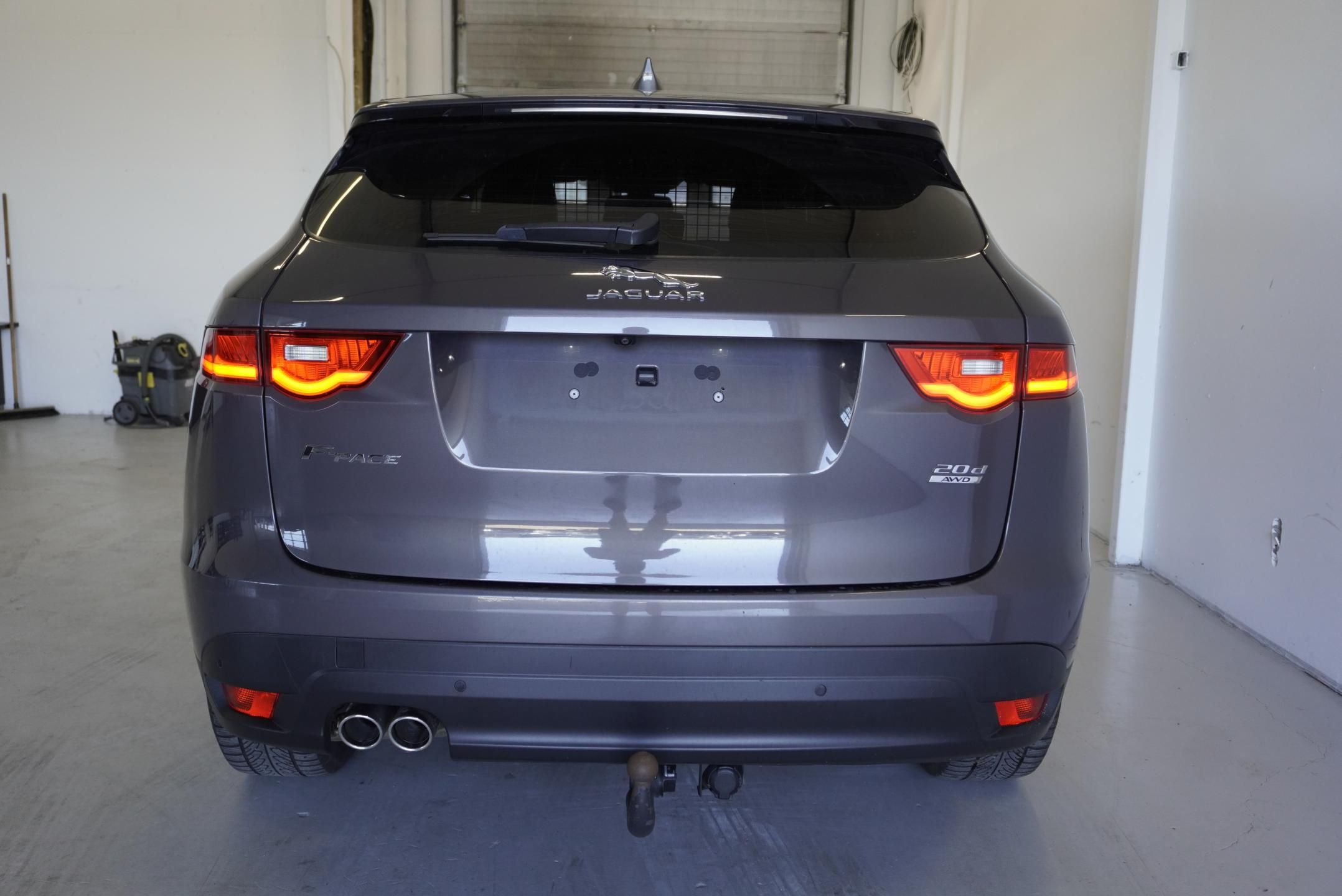 Jaguar F-Pace, 2.0D 132kW PRESTIGE - fotka 6