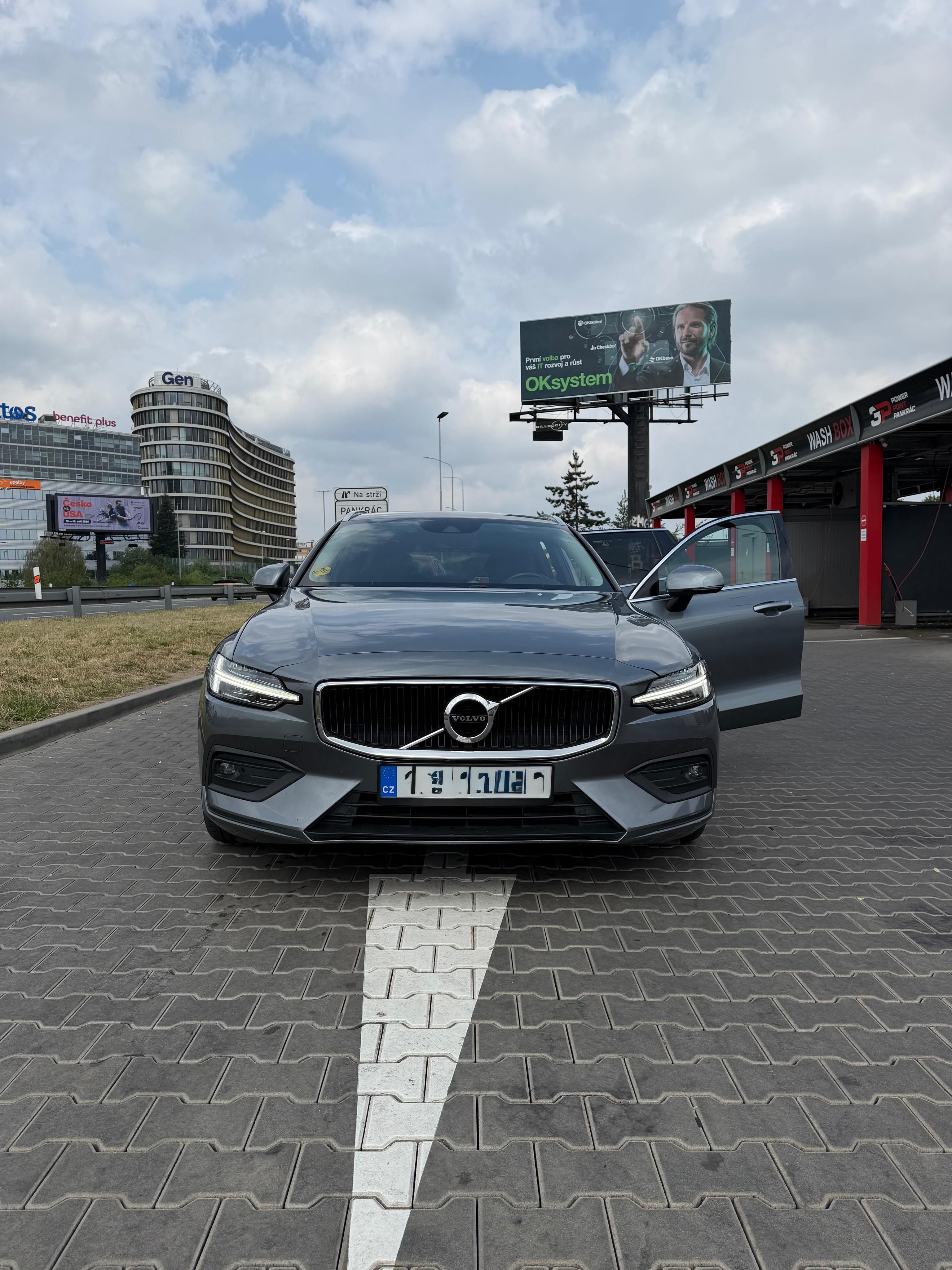 Volvo V60, 2.0 - fotka 3