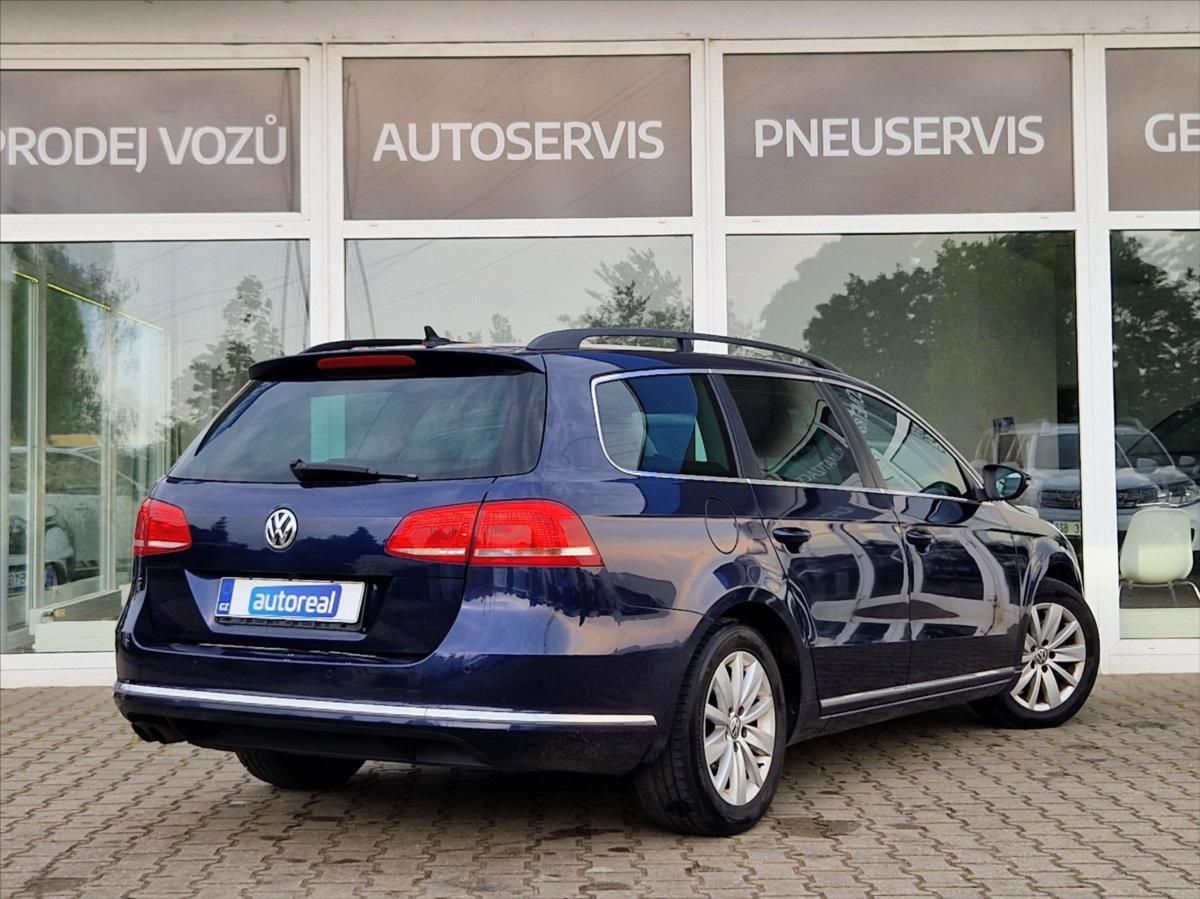 Volkswagen Passat, 2,0 TDi 103kW KAMERA NAVI +ZIM - fotka 5