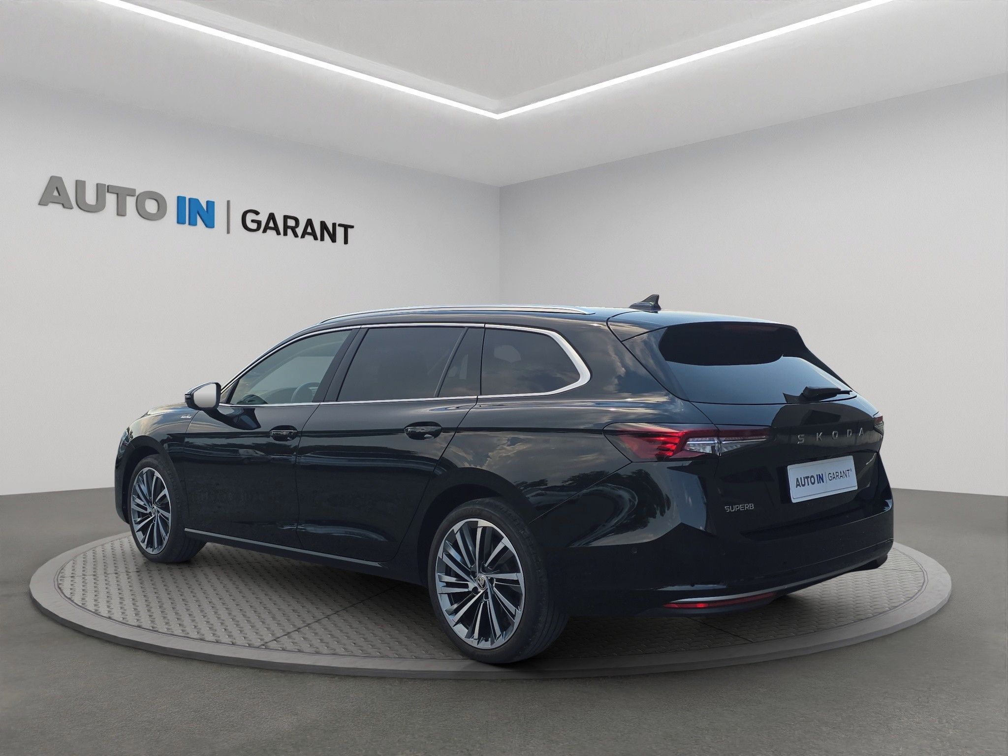 Škoda Superb, L&K 2.0 TDi DSG 110kw, tov. zá - fotka 6