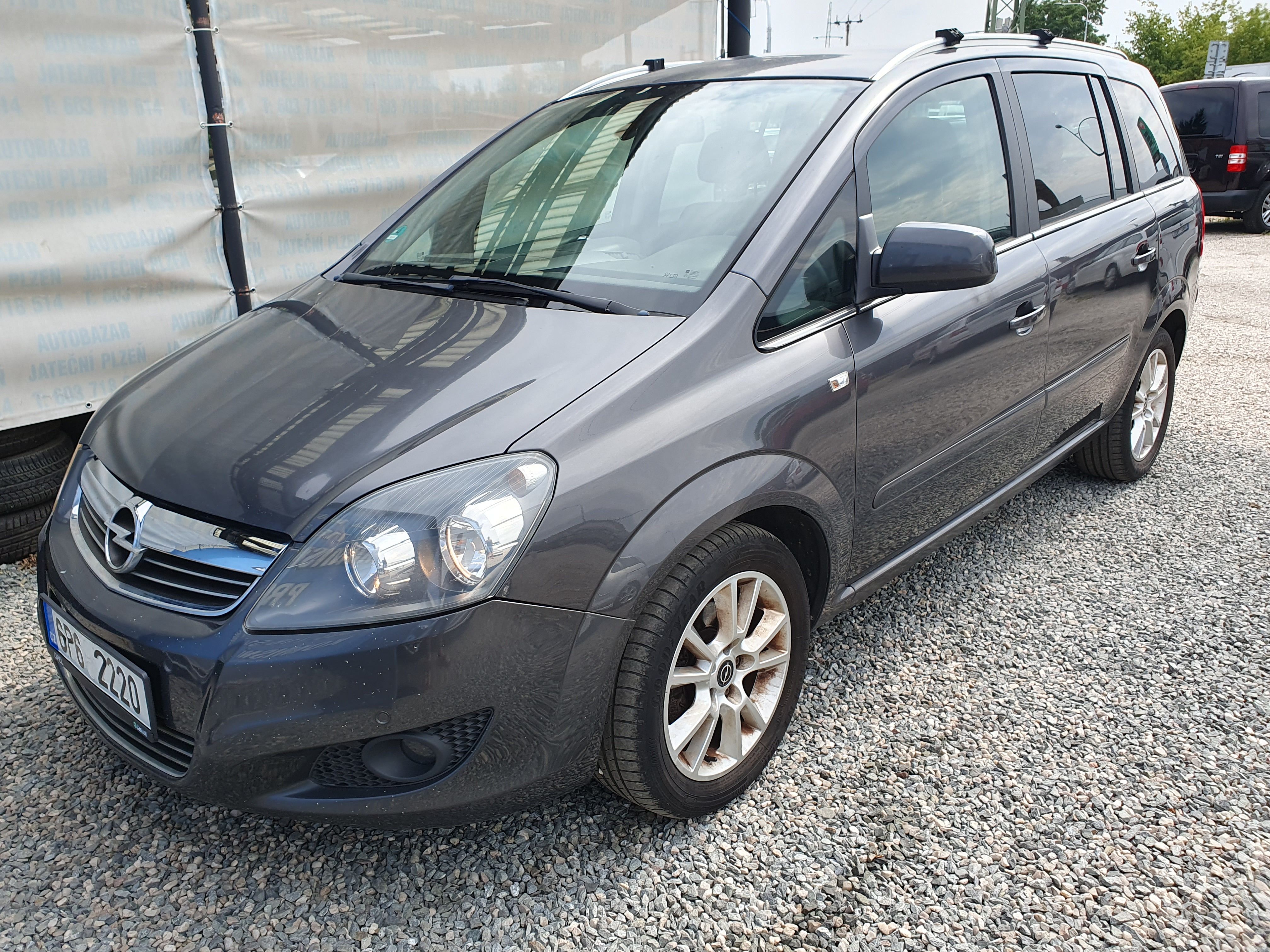 Opel Zafira, 1.8 í 103 KW - fotka 5