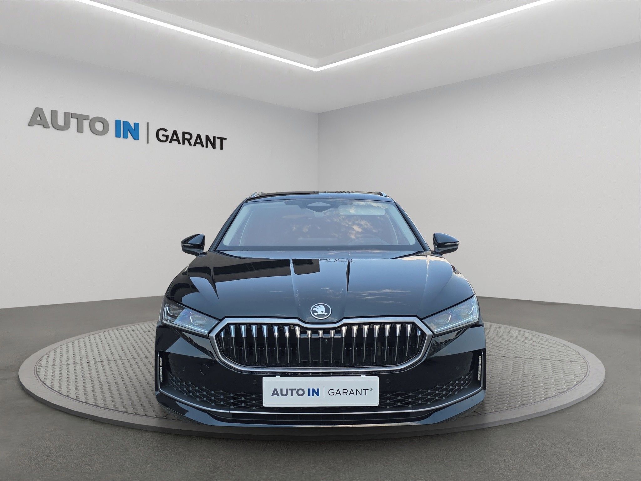 Škoda Superb, L&K 2.0 TDi DSG 110kw, tov. zá - fotka 2