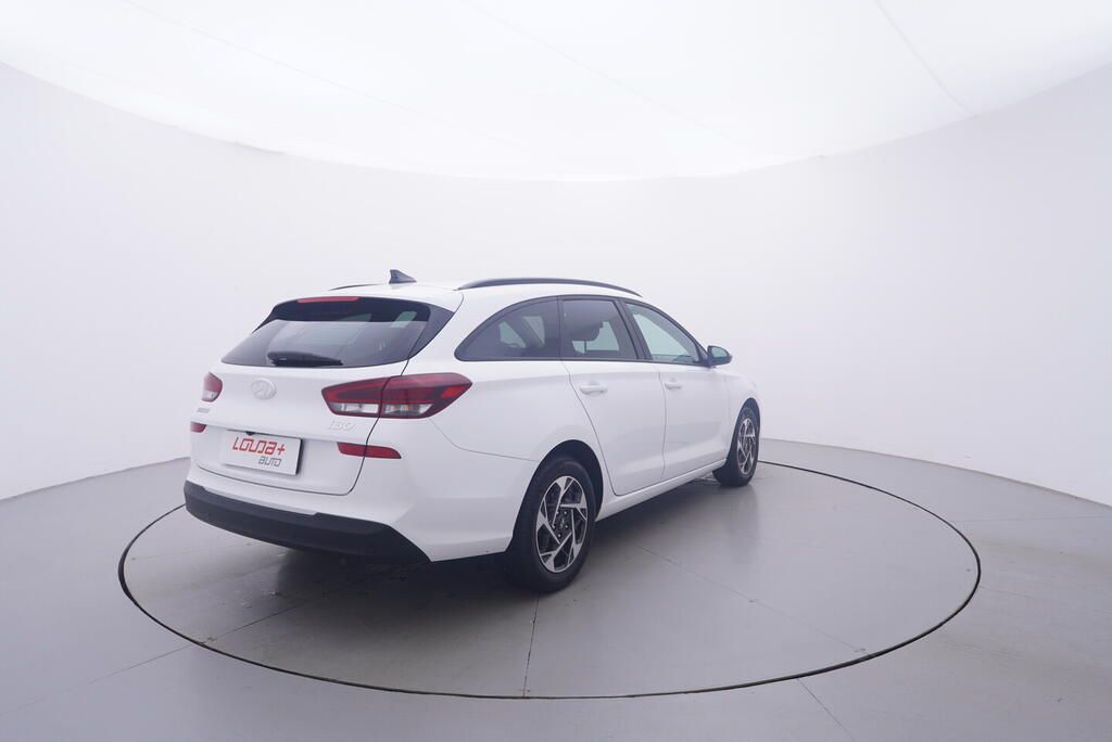 Hyundai i30, Go Czech! 1.5 i 70 kW - fotka 5