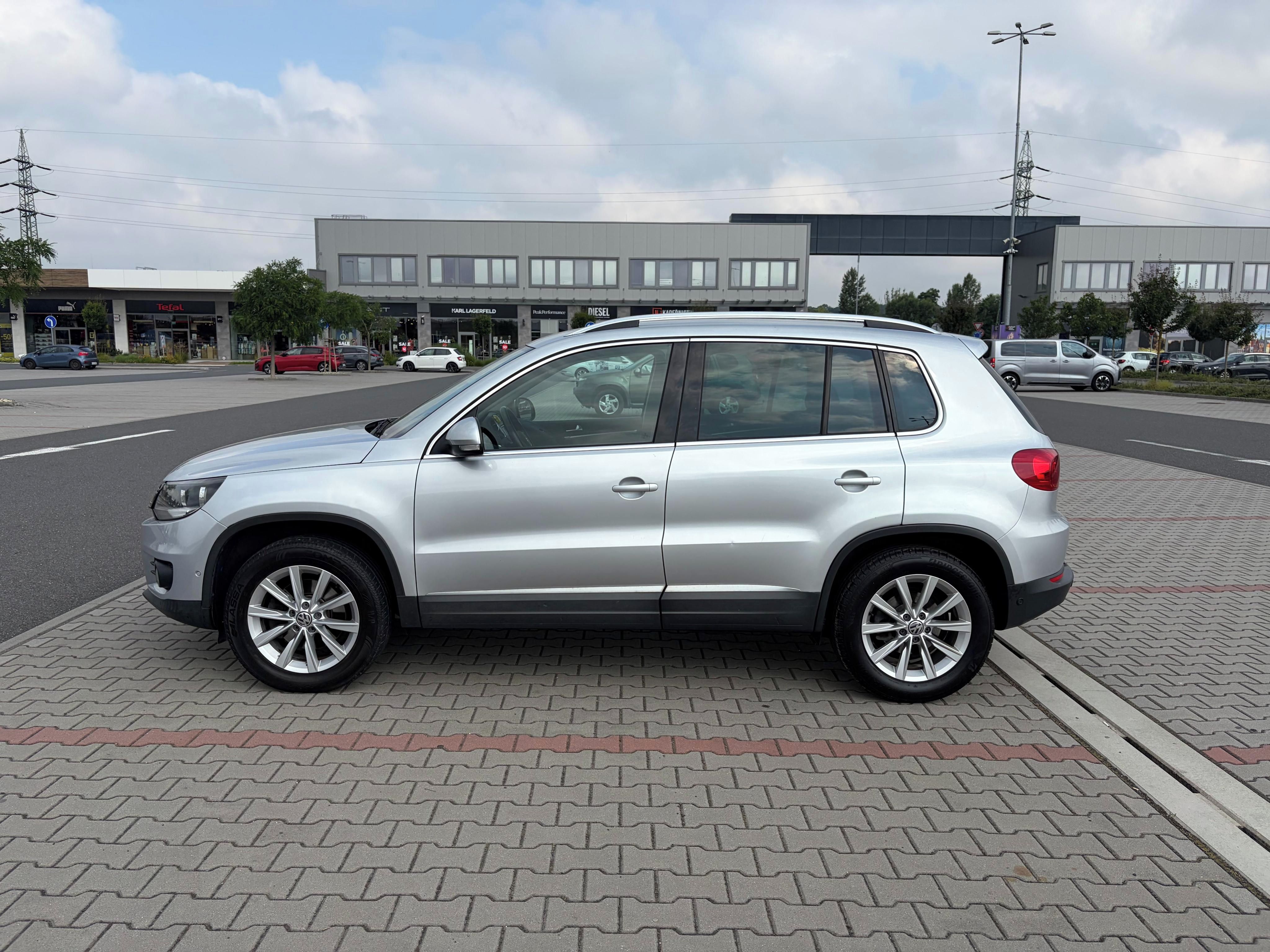 Volkswagen Tiguan, 2.0 TDi DSG 4x4 TOP VÝBAVA - fotka 6