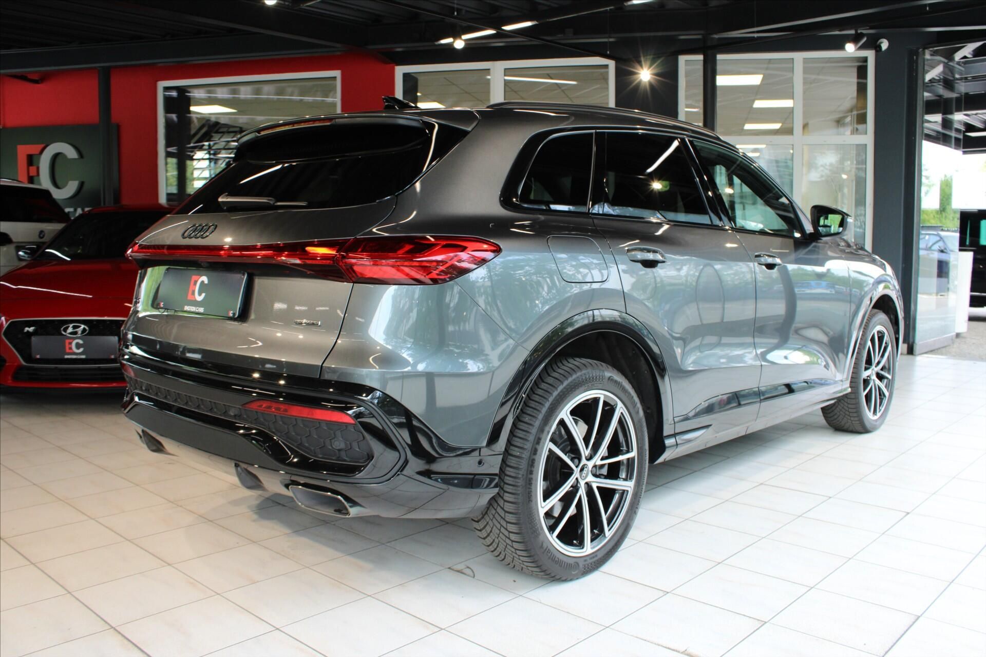 Audi Q5, TFSI quattro 150 kW S Line Tec - fotka 6