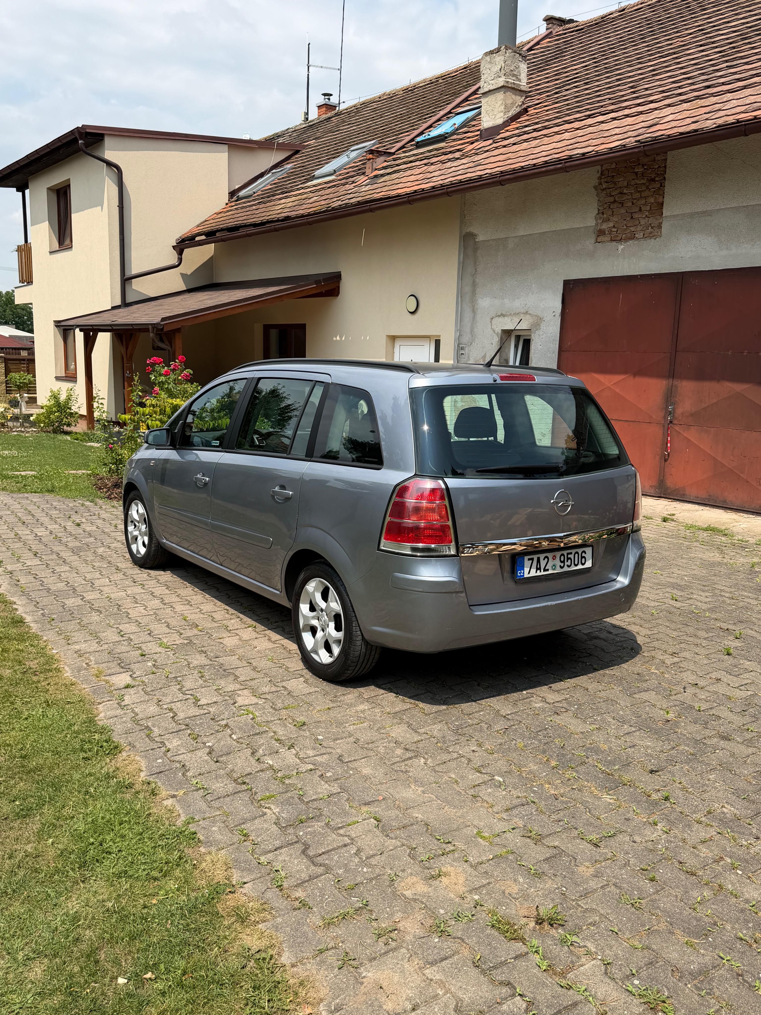 Opel Zafira - fotka 3