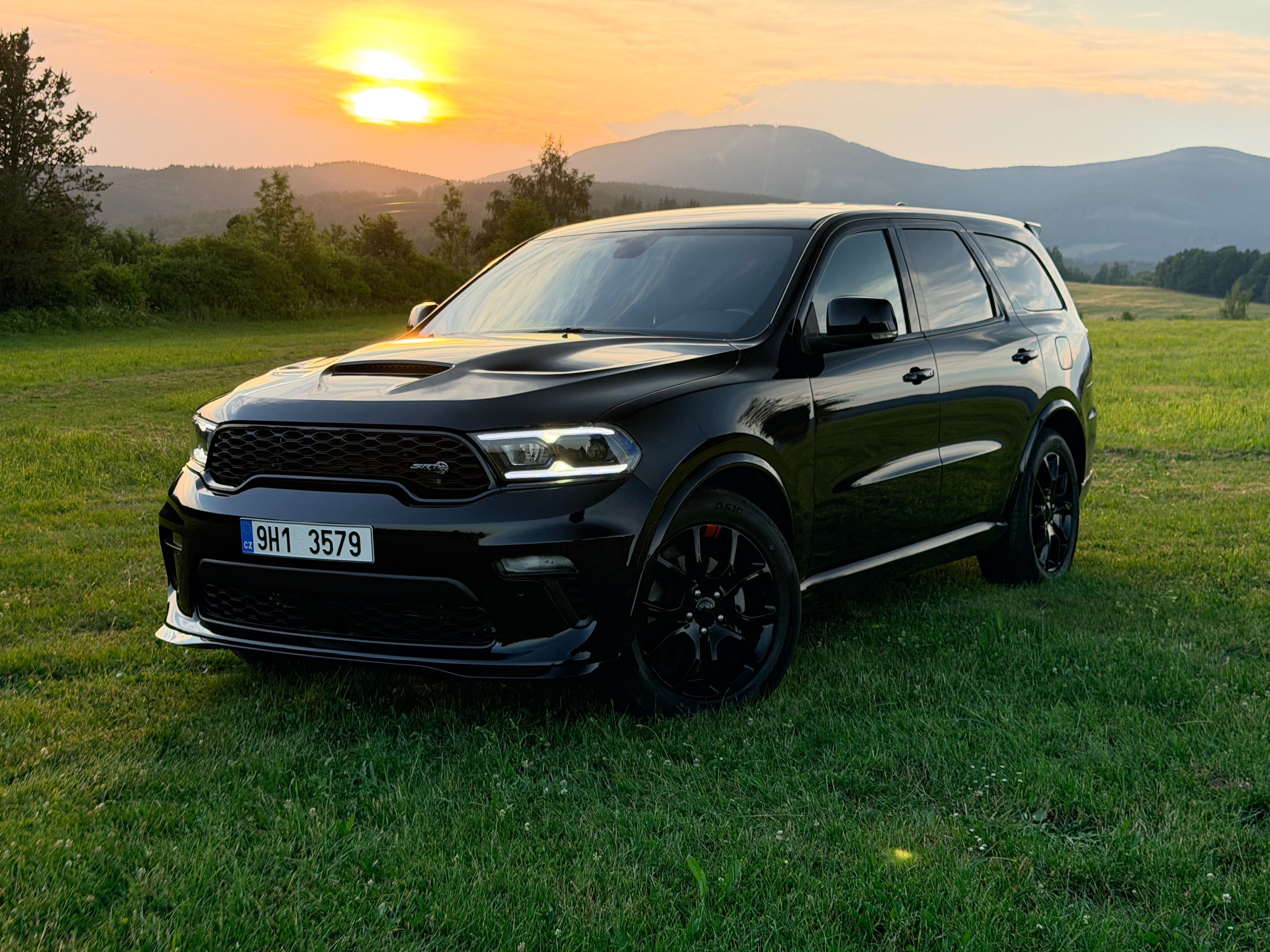 Dodge Durango, R/T 5.7 V8 face SRT design