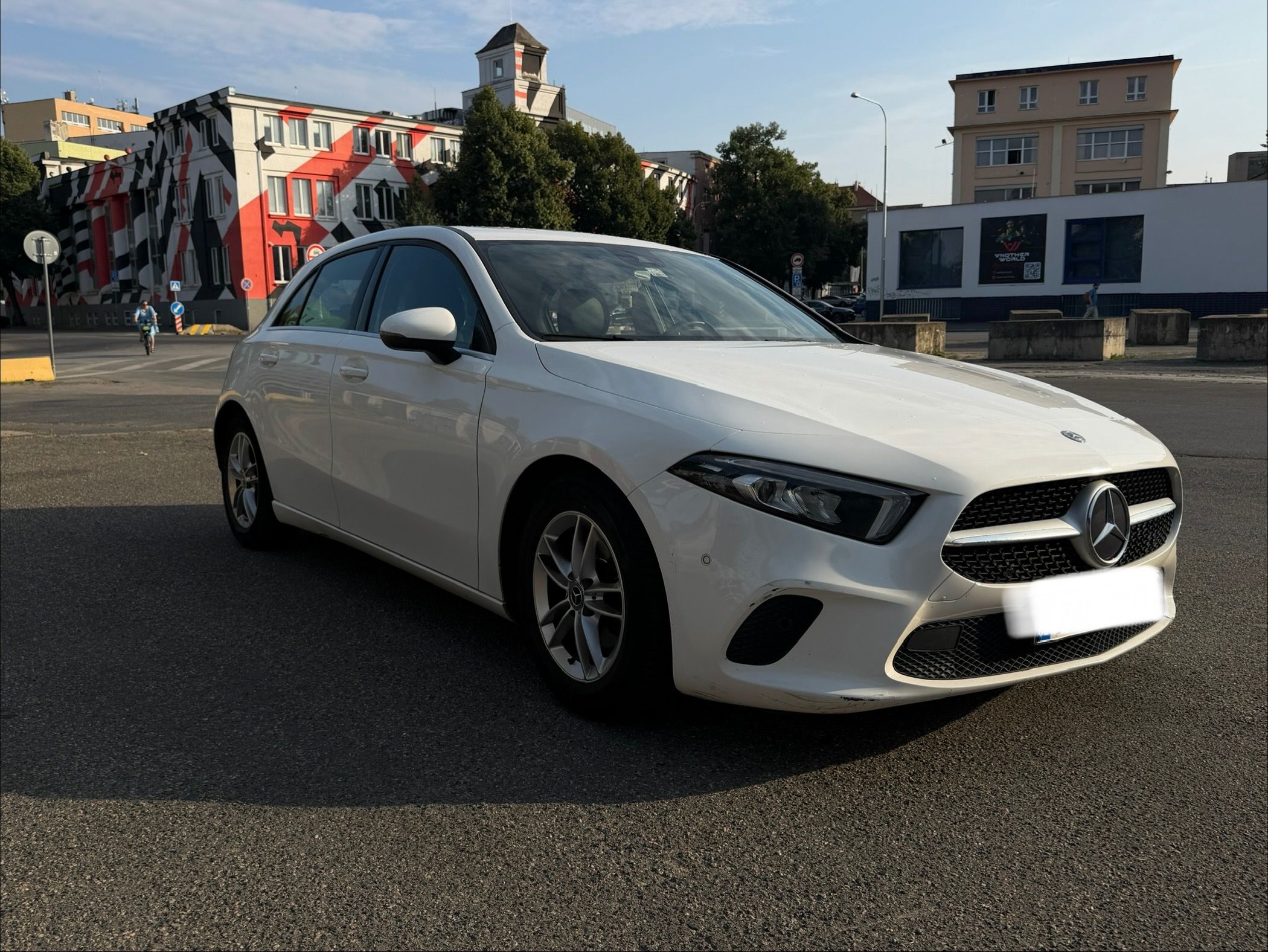 Mercedes-Benz Třídy A, Mercedes-Benz A180 - fotka 2