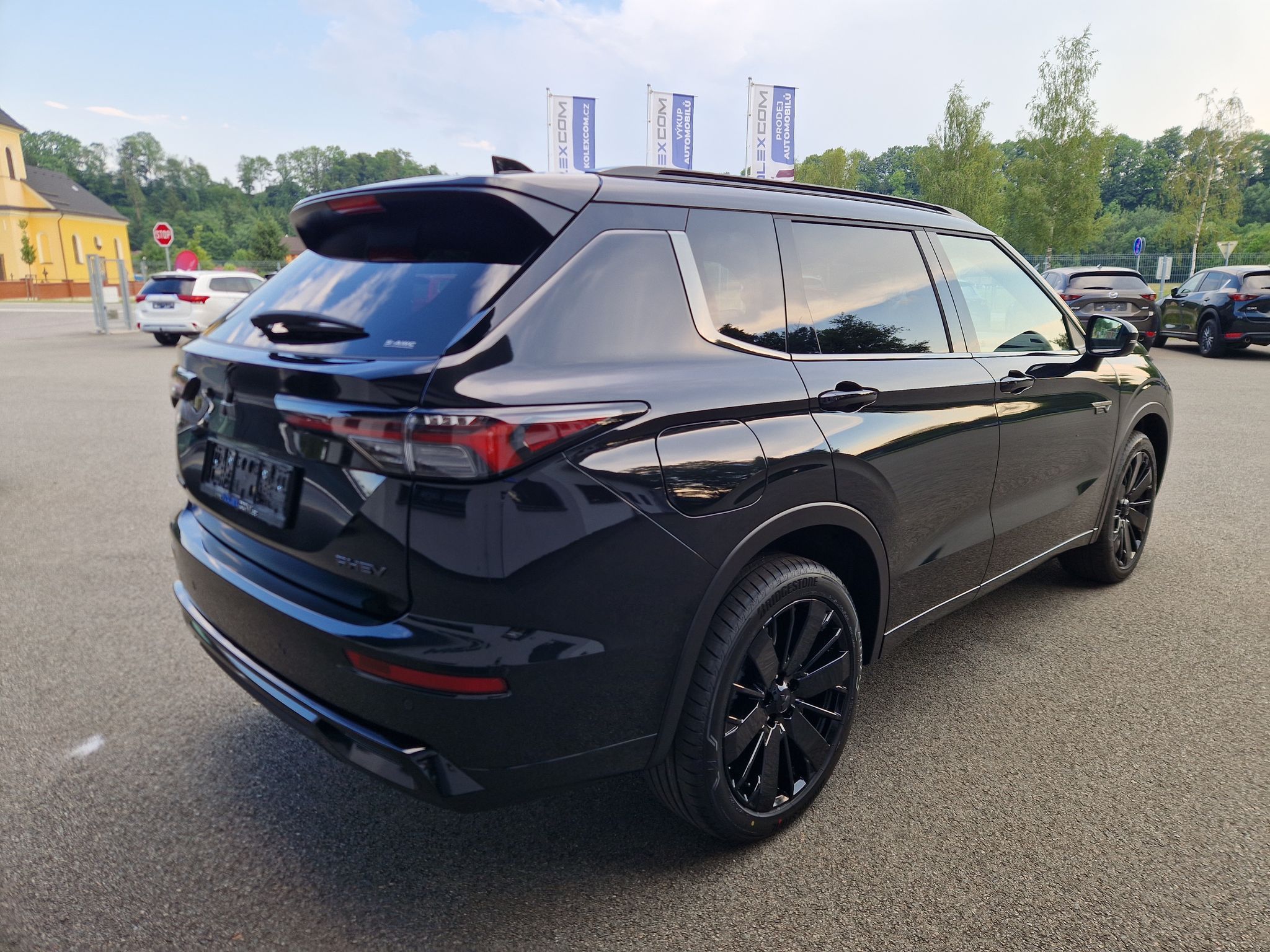 Mitsubishi Outlander, 2.4 PHEV 4x4 Black Edition 26 - fotka 6