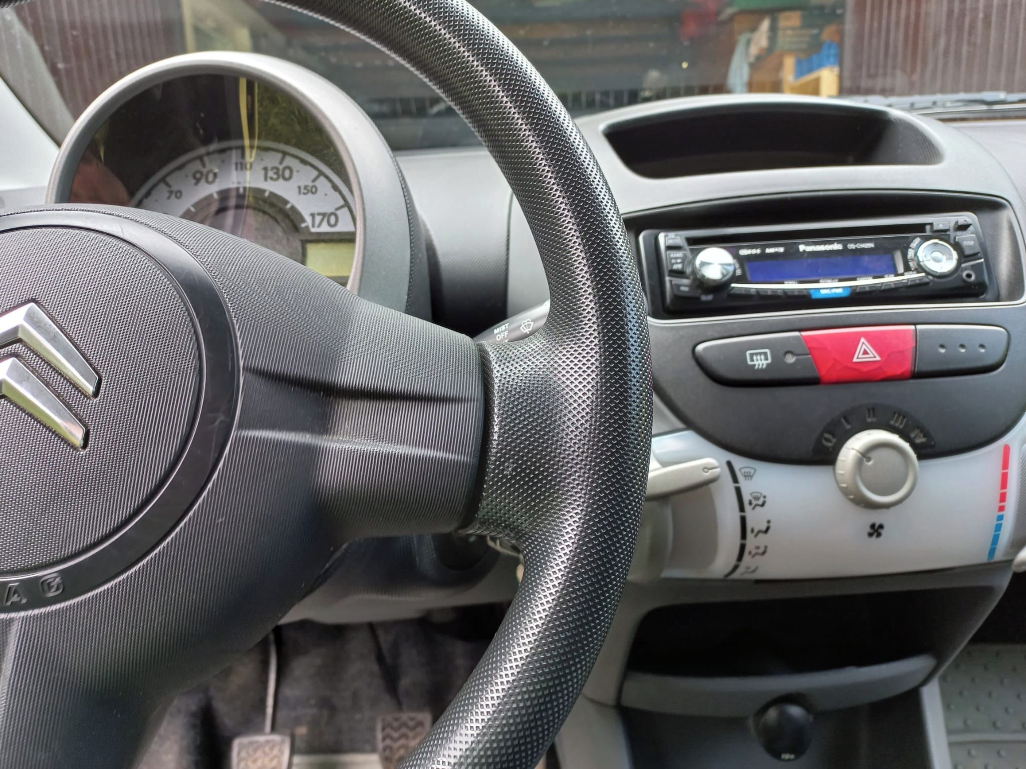 Citroën C1, Prodám Citroen C1 5D SX - fotka 3