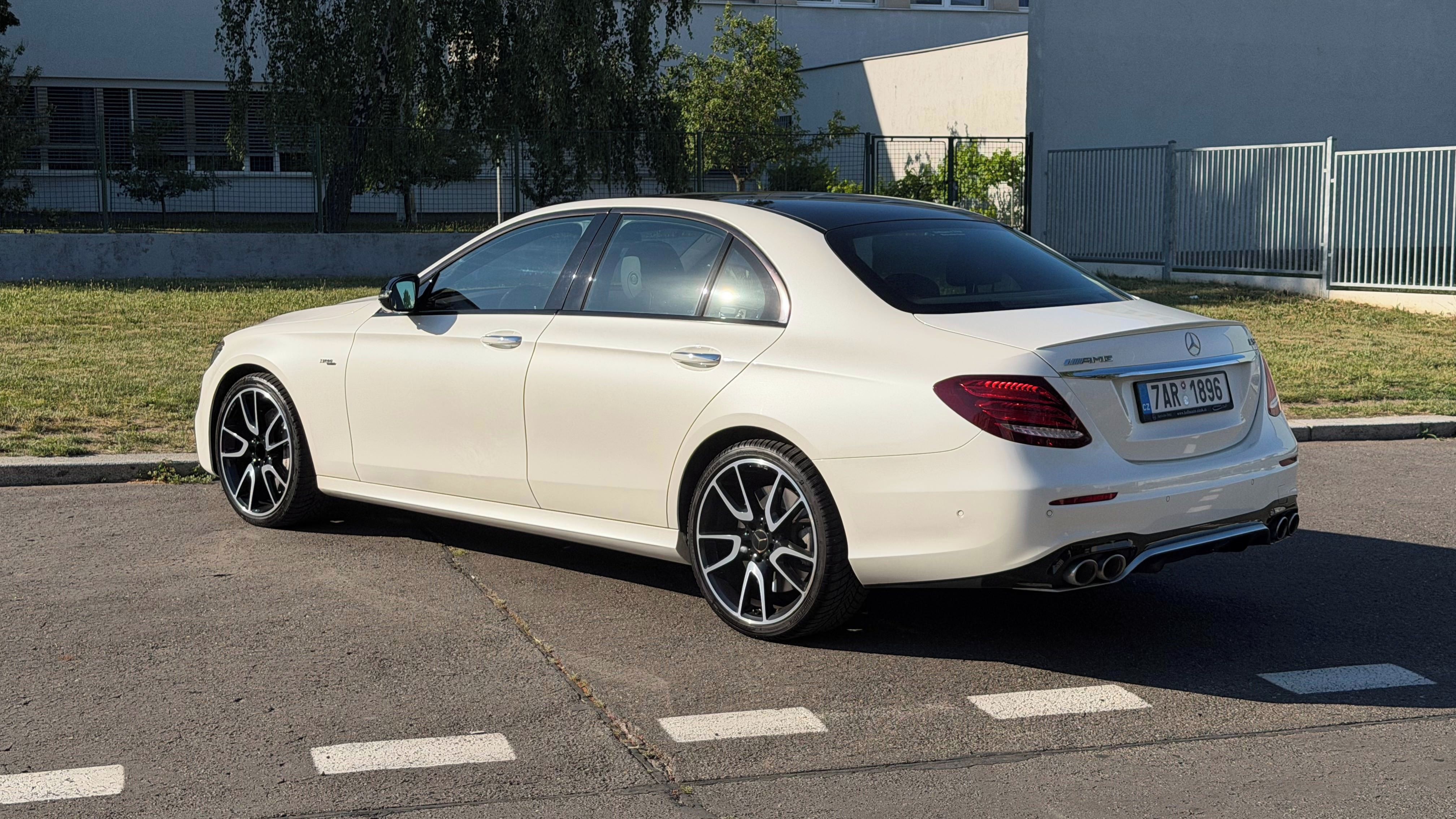 Mercedes-Benz Třídy E, Mercedes-Benz AMG E53 4MATIC - fotka 3
