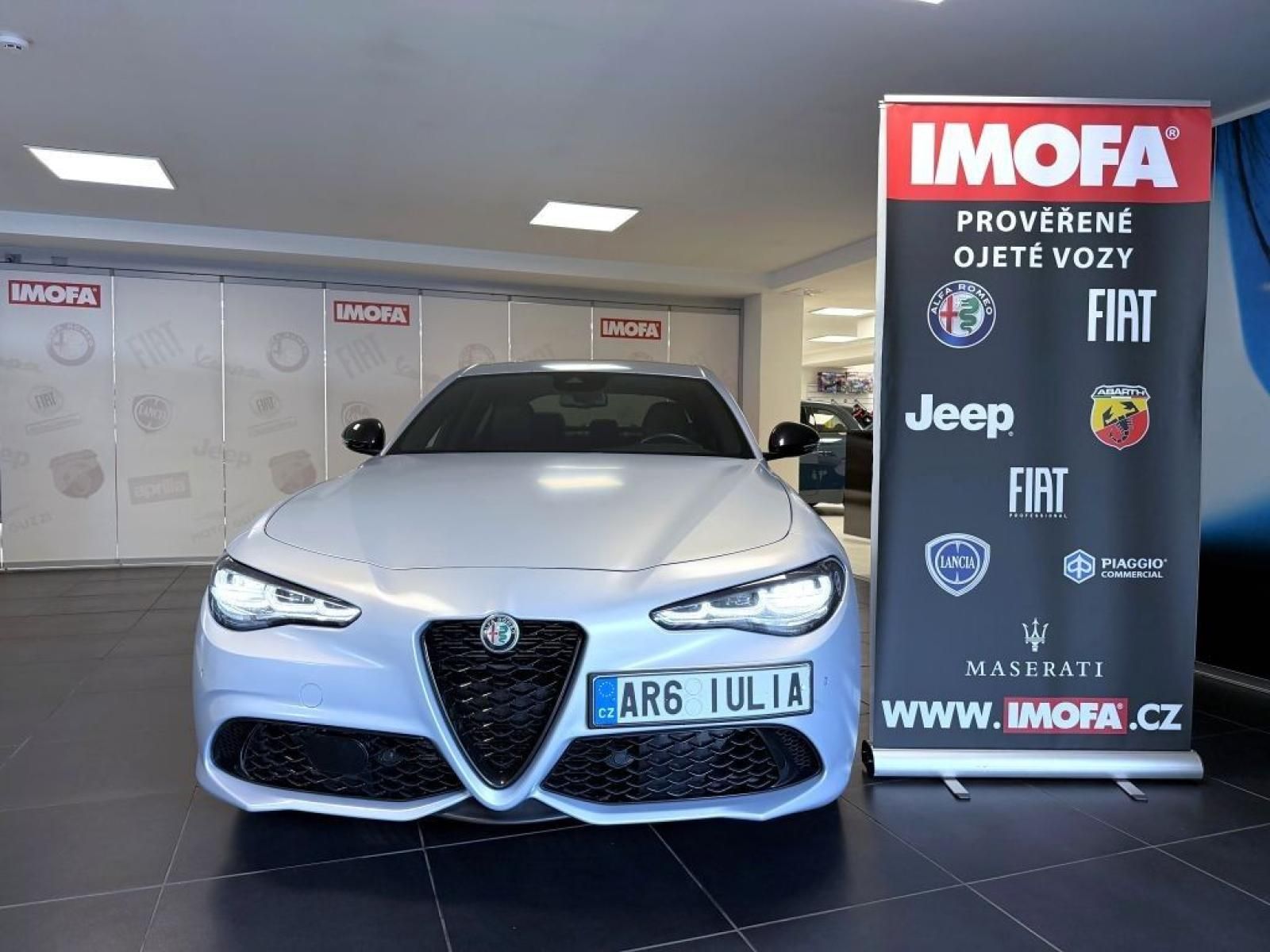 Alfa Romeo Giulia, 2.0 T 280k AT8 ZF Q4 4x4 - fotka 2
