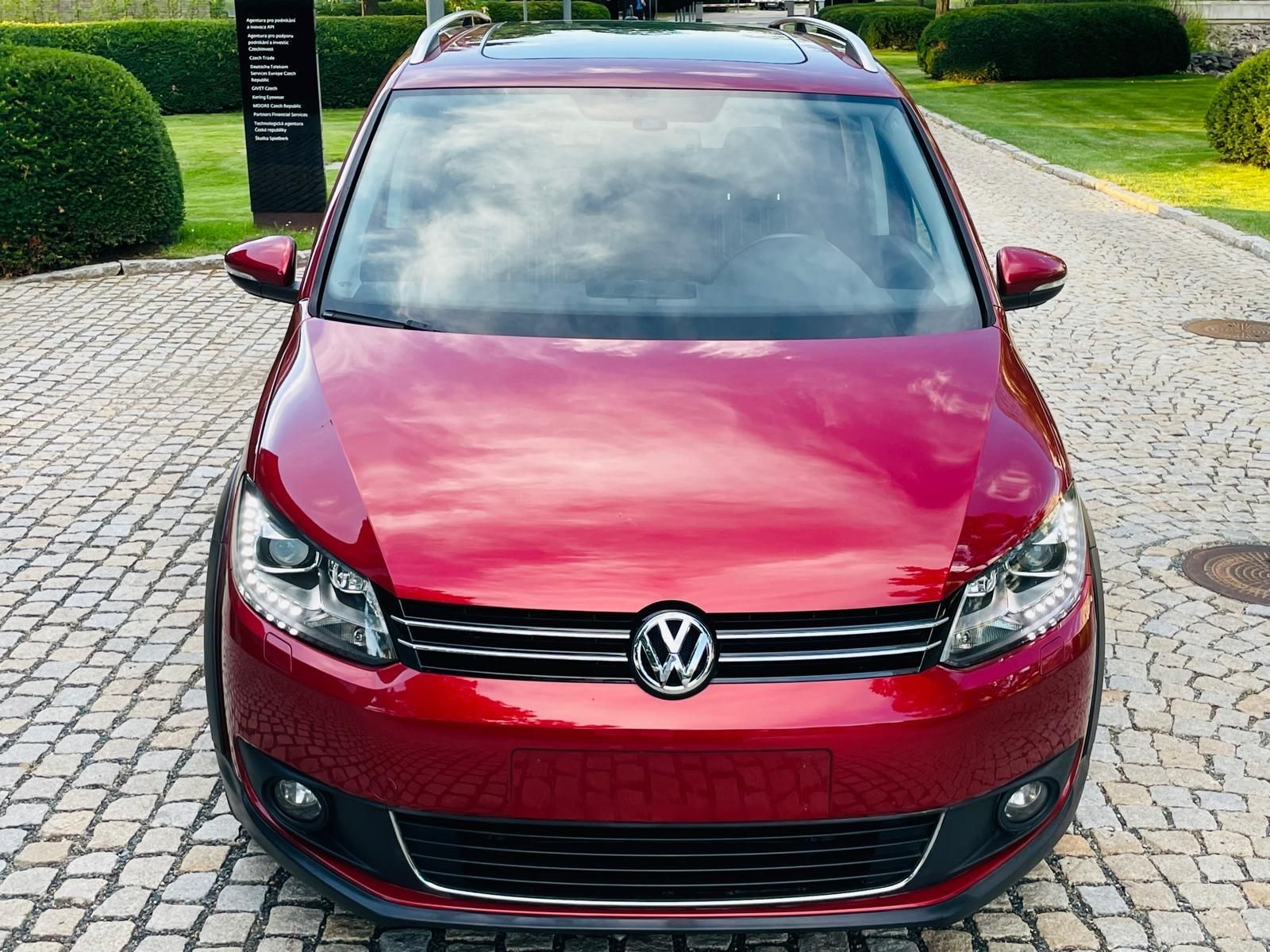 Volkswagen Touran, 2.0TDI AUT CROSS VÝHŘEV TAŽNÉ - fotka 5