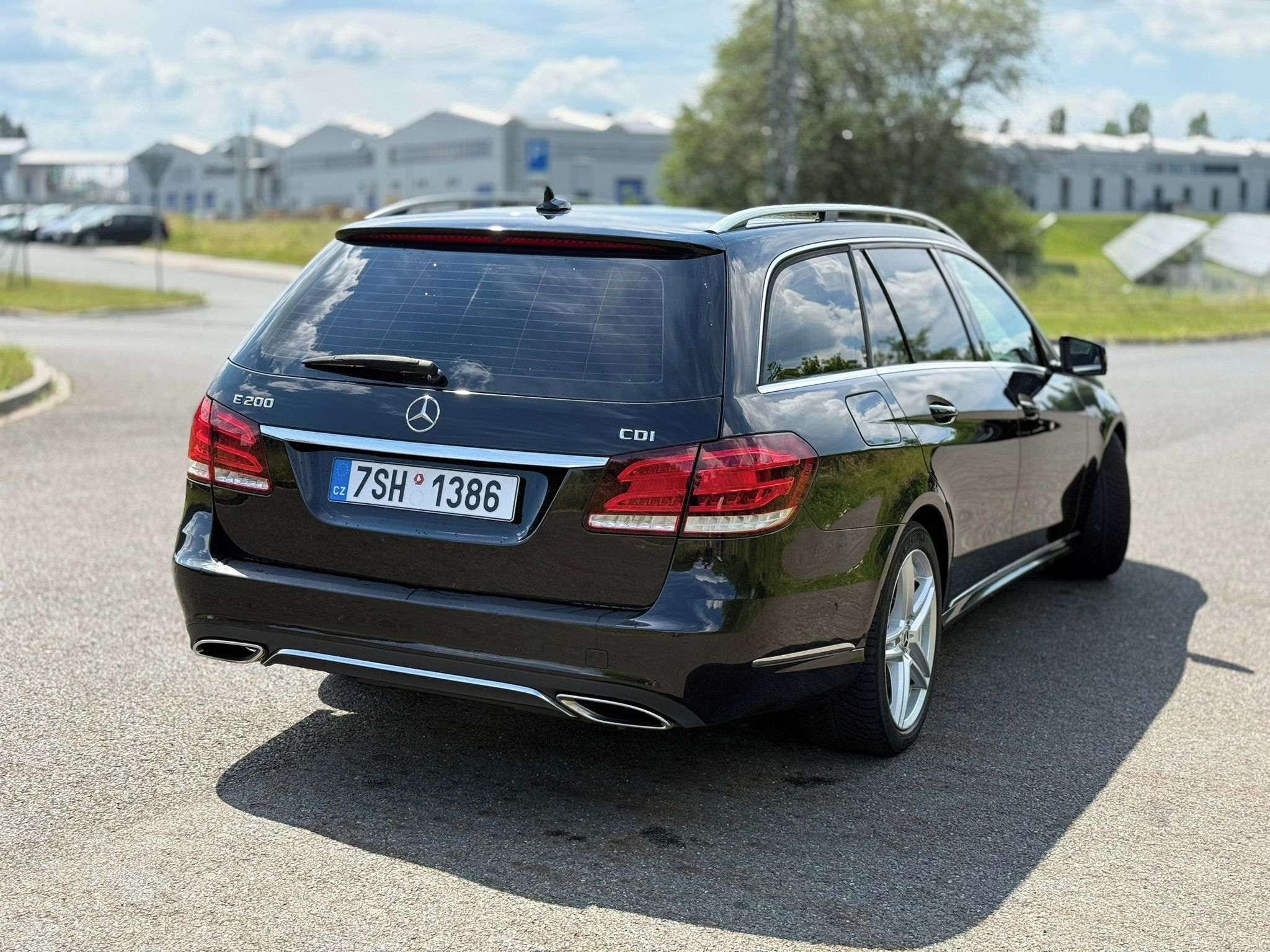 Mercedes-Benz Třídy E, MB Servis, nebourané - fotka 4
